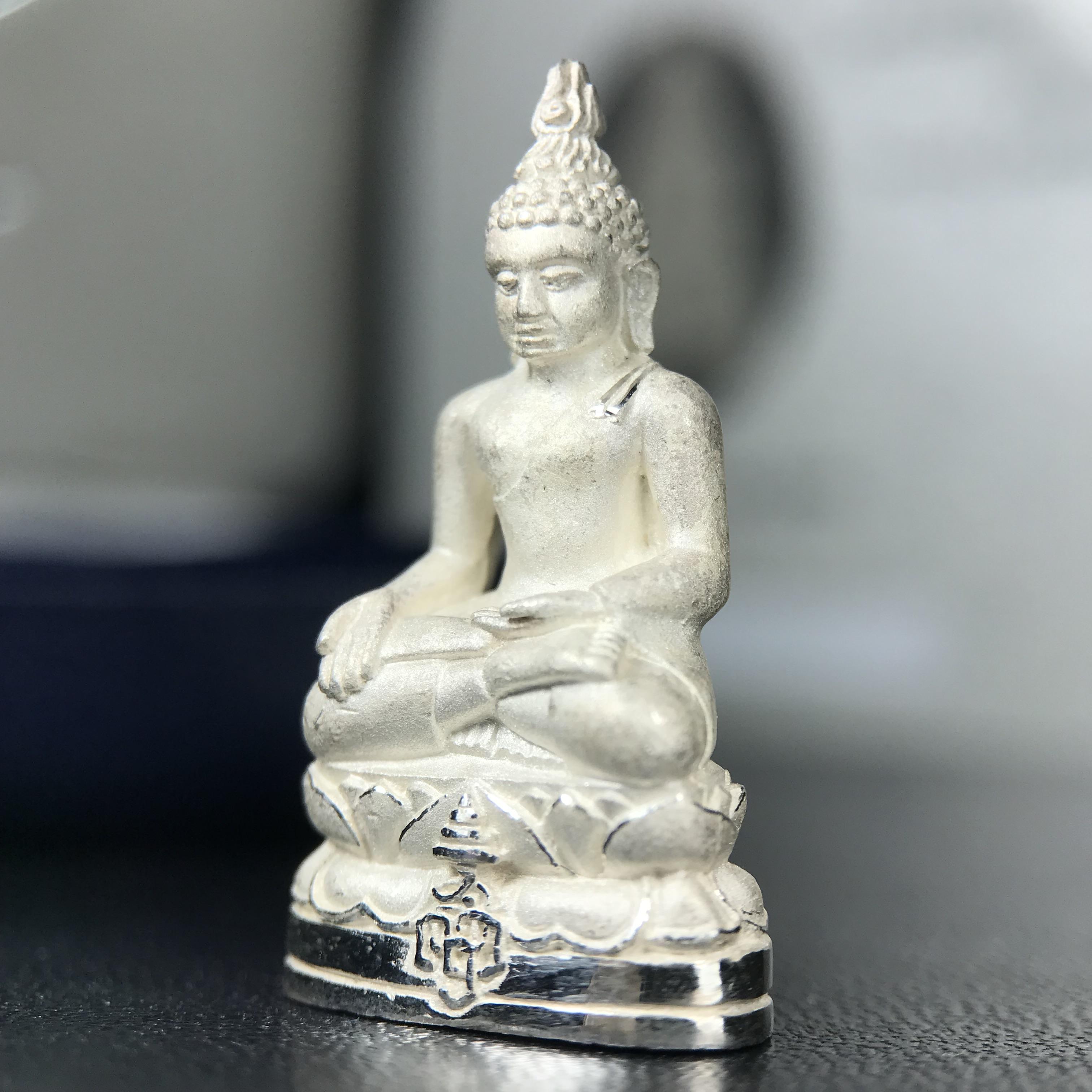 พระกริ่งไพรีพินาศ ญสส.มูลนิธิพิทักษ์ดวงตาประชาชน ฉลองศิริราชสมบัติครองราชย์ 50 ปี รัชกาลที่ 9 เนื้อเงินบริสุทธิ์ 99.9% ขนาดสูง 2.8 ซม. พร้อมกล่องบรรจุเดิมและการ์ดใบรับรองเดิมครบสมบูรณ์(องค์หมายเลข ๖๖๘๐)