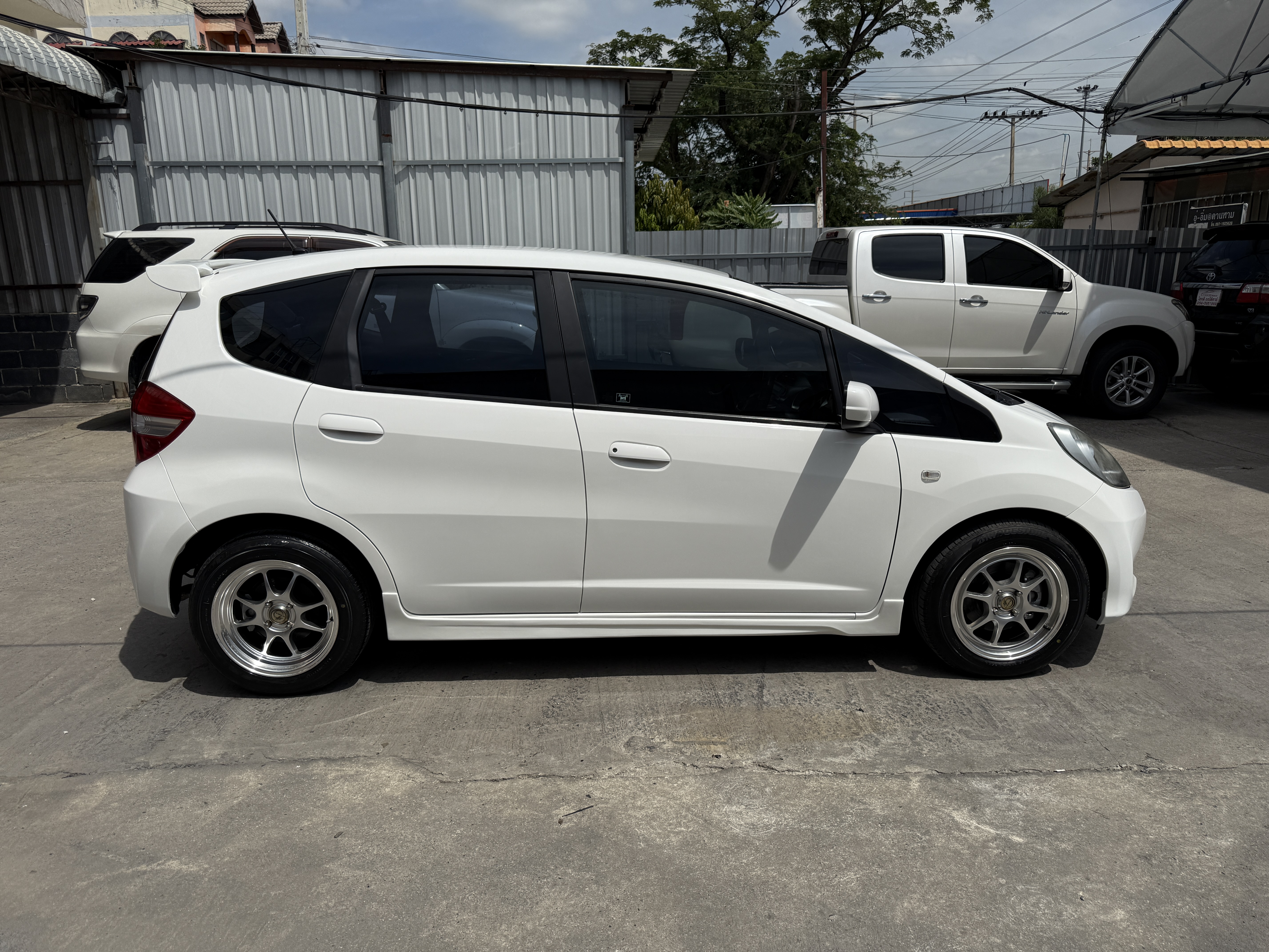 Honda Jazz 1.5 V At 2014 ขาว