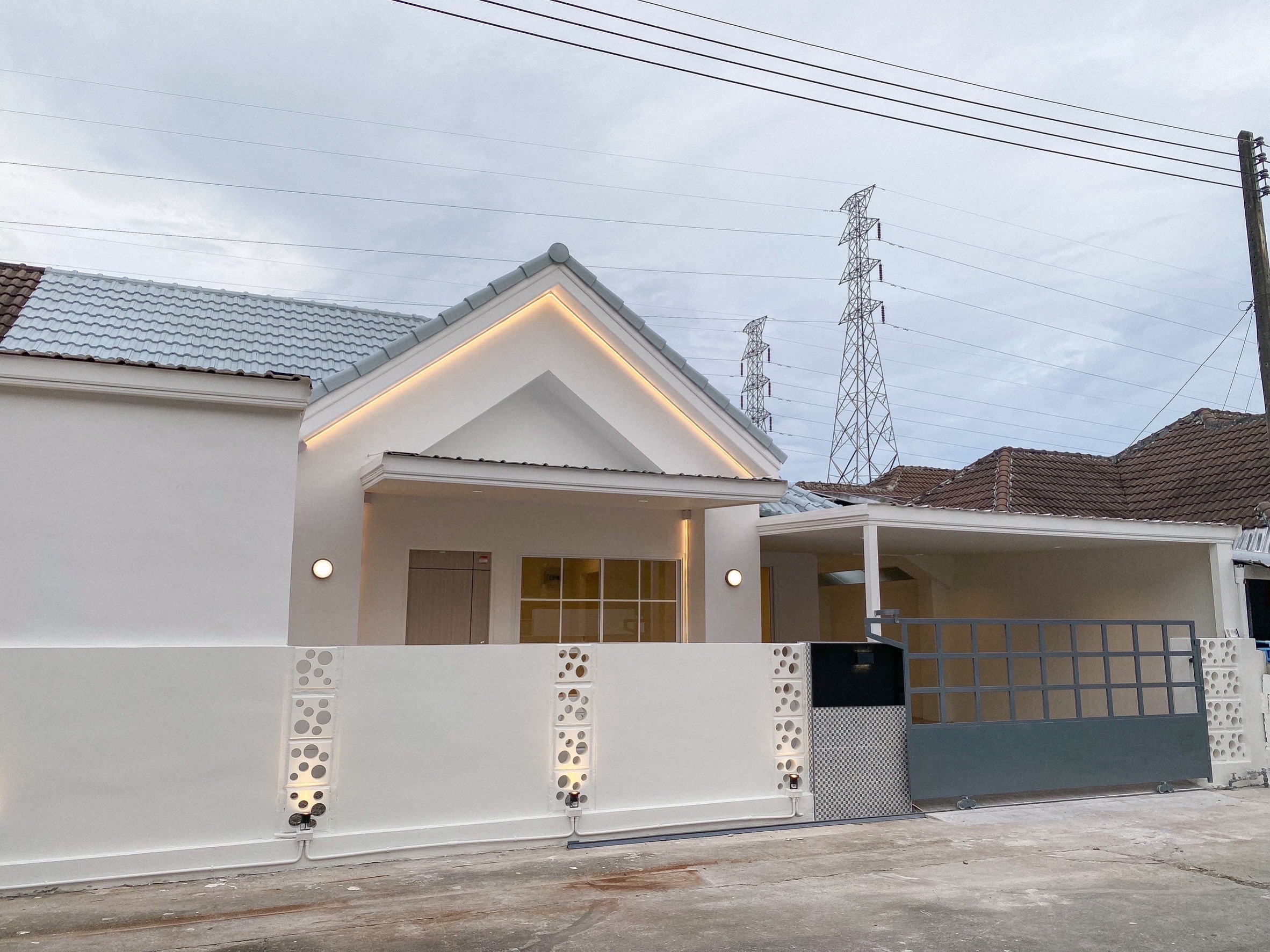 For Sale : Bypass, One-story semi-detached house, 3 Bedrooms 2 Bathrooms