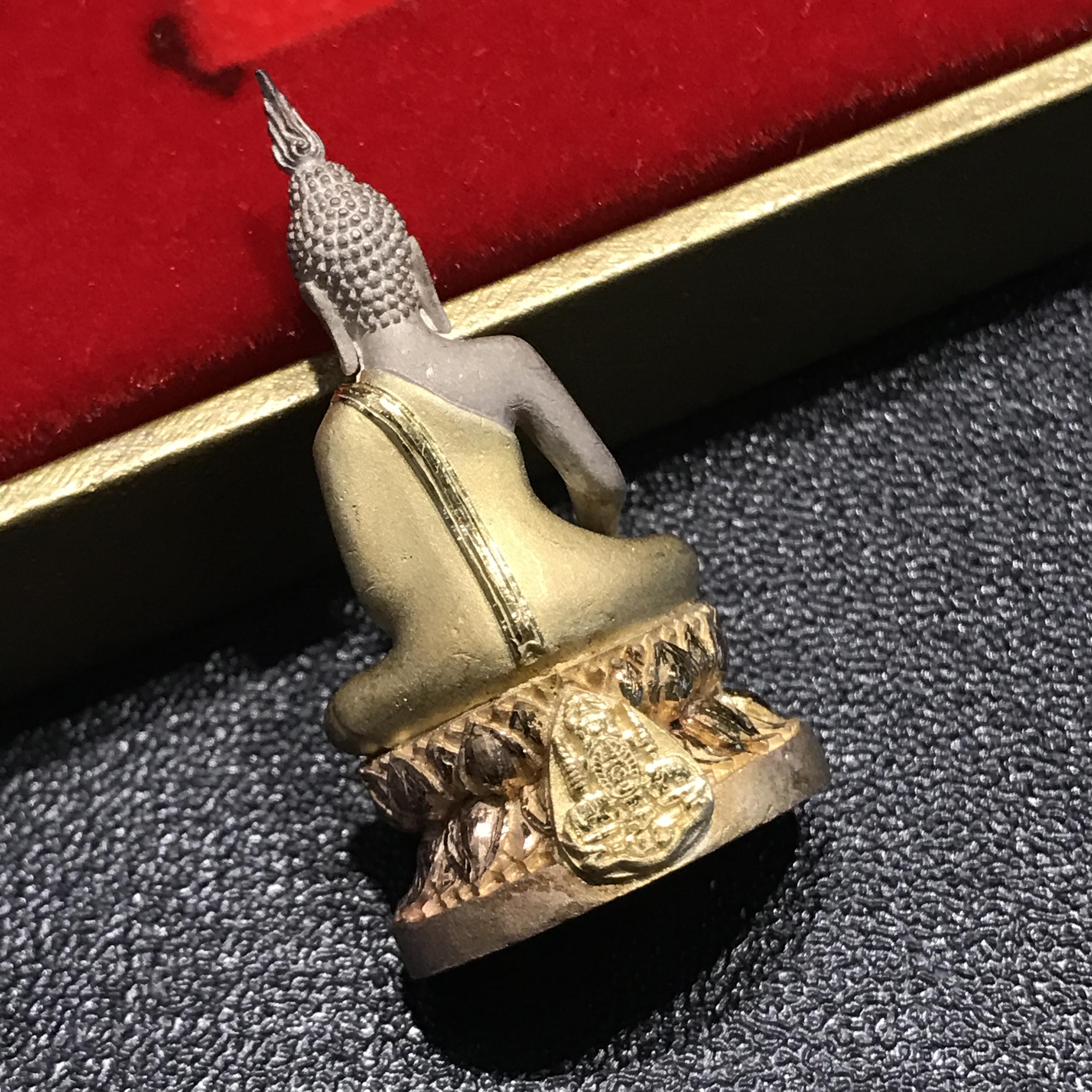 พระกริ่งพระพุทธนวราชบพิตร ปี2540 เนื้อเงินสามกษัตริย์