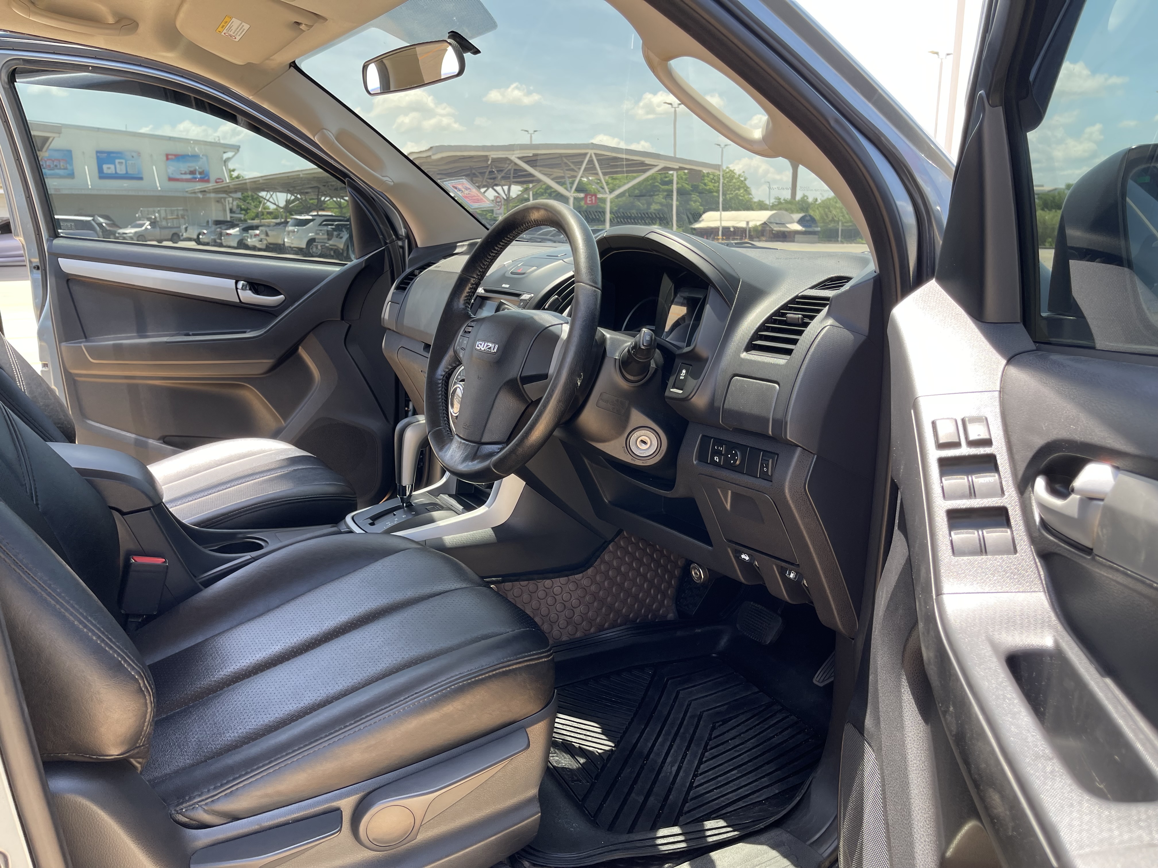 Isuzu Dmax All New 4ประตู Hilander 2.5 Vgs Z Prestige Navi At 2014 เทา