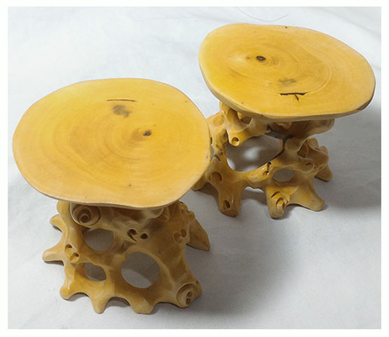 ฐานหรือกี๋ไม้boxwood ทรงรากไม้ อันละ