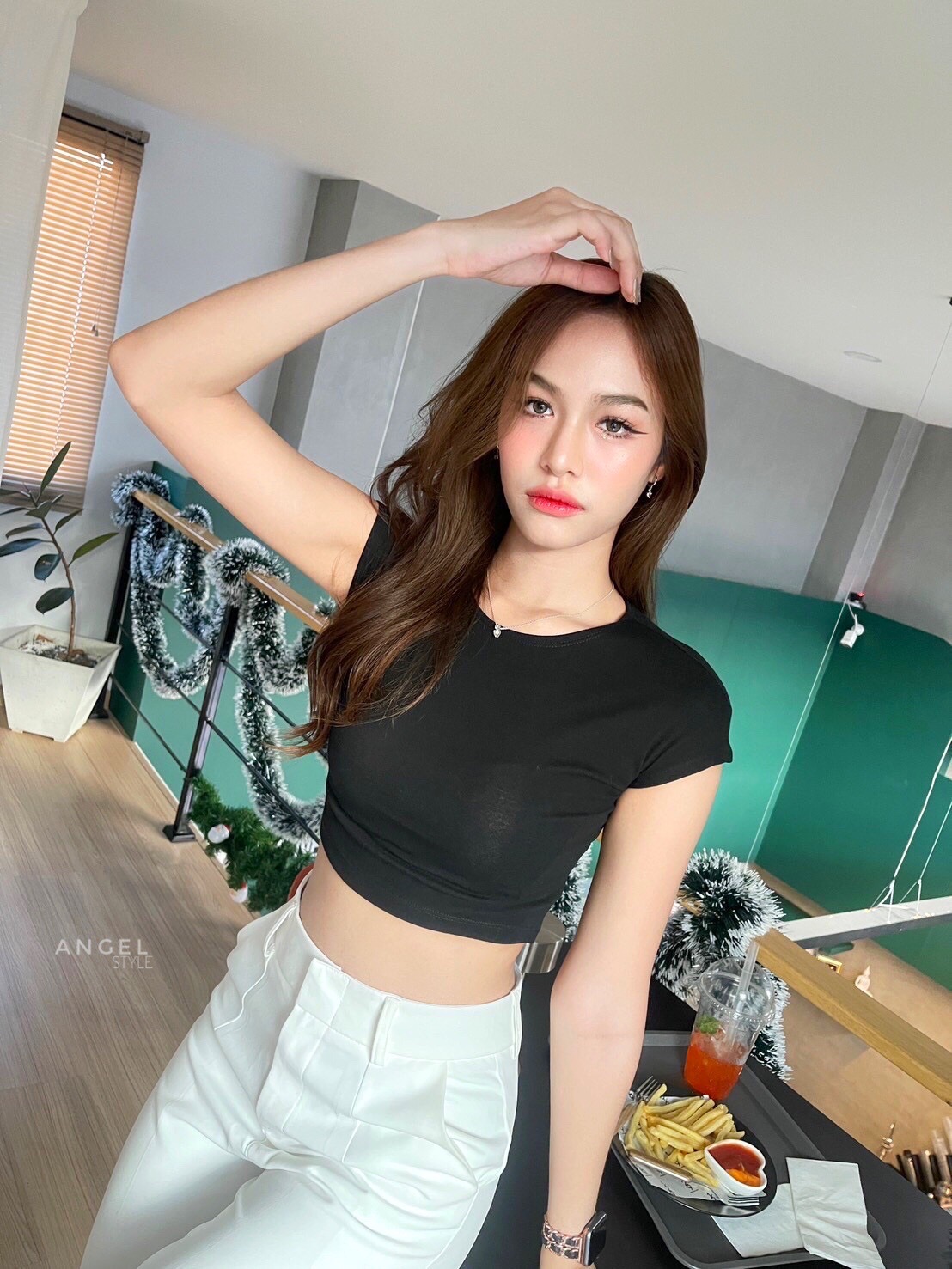 ครอปไหล่ล้ำ