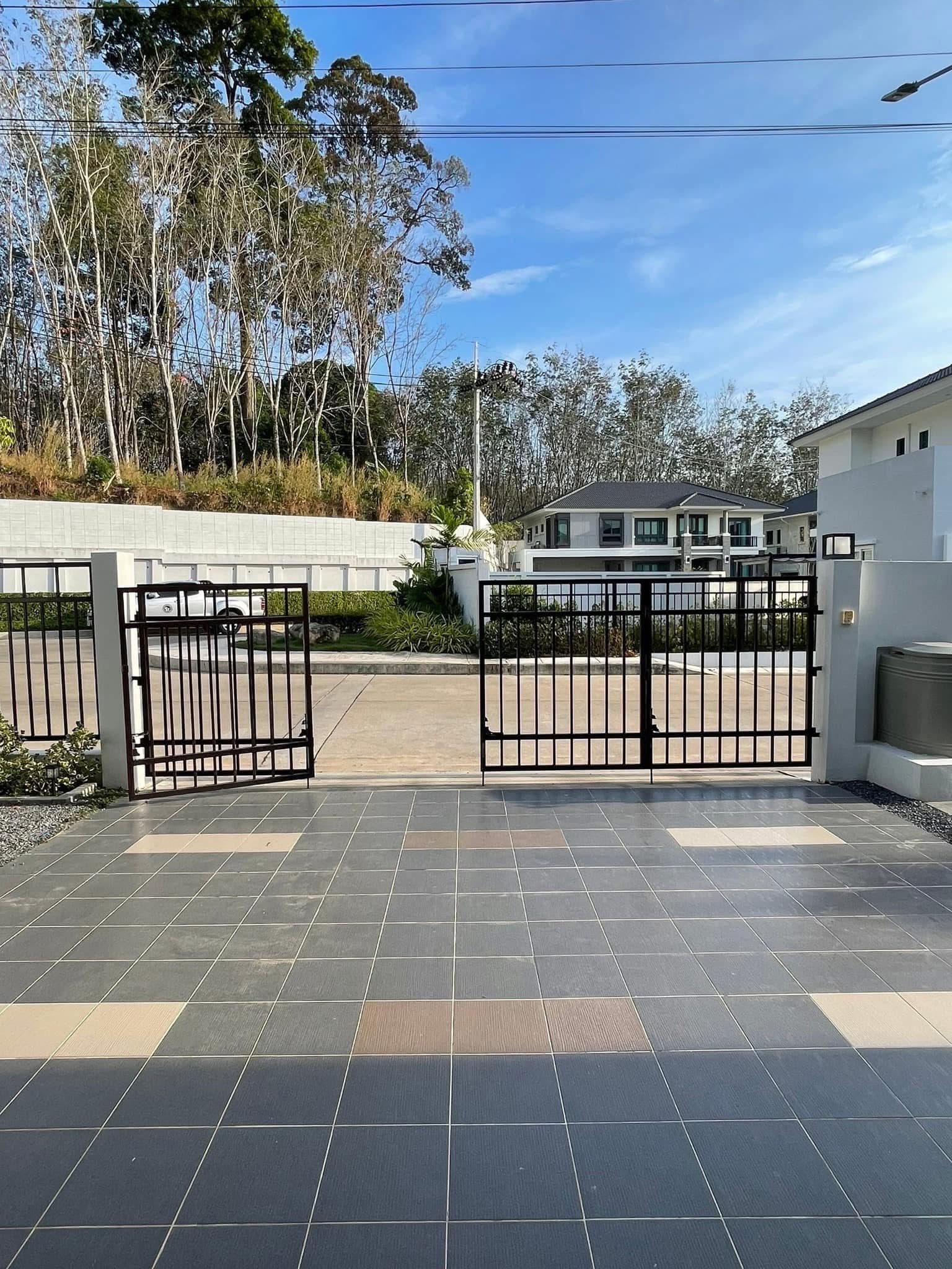 For Rent : Thalang, 2-story semi-detached house, 3 Bedrooms 2 Bathrooms