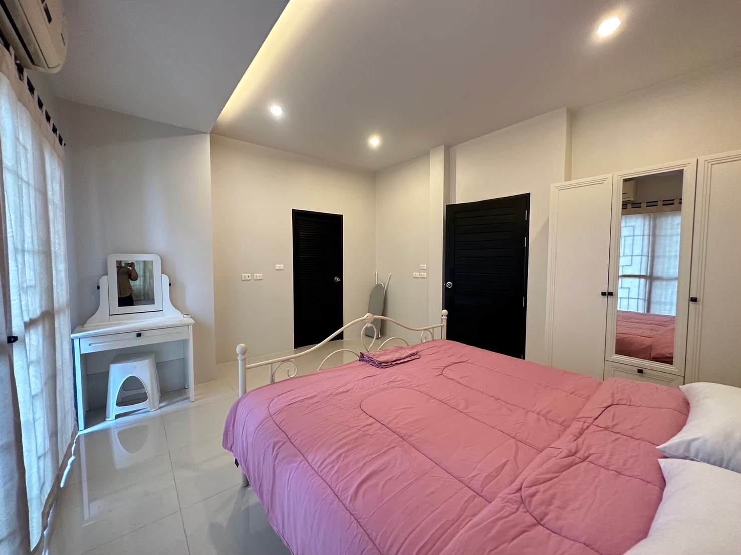 For Rent : Town home near Super Cheap Market, 3 Bedroom 3 Bathroom