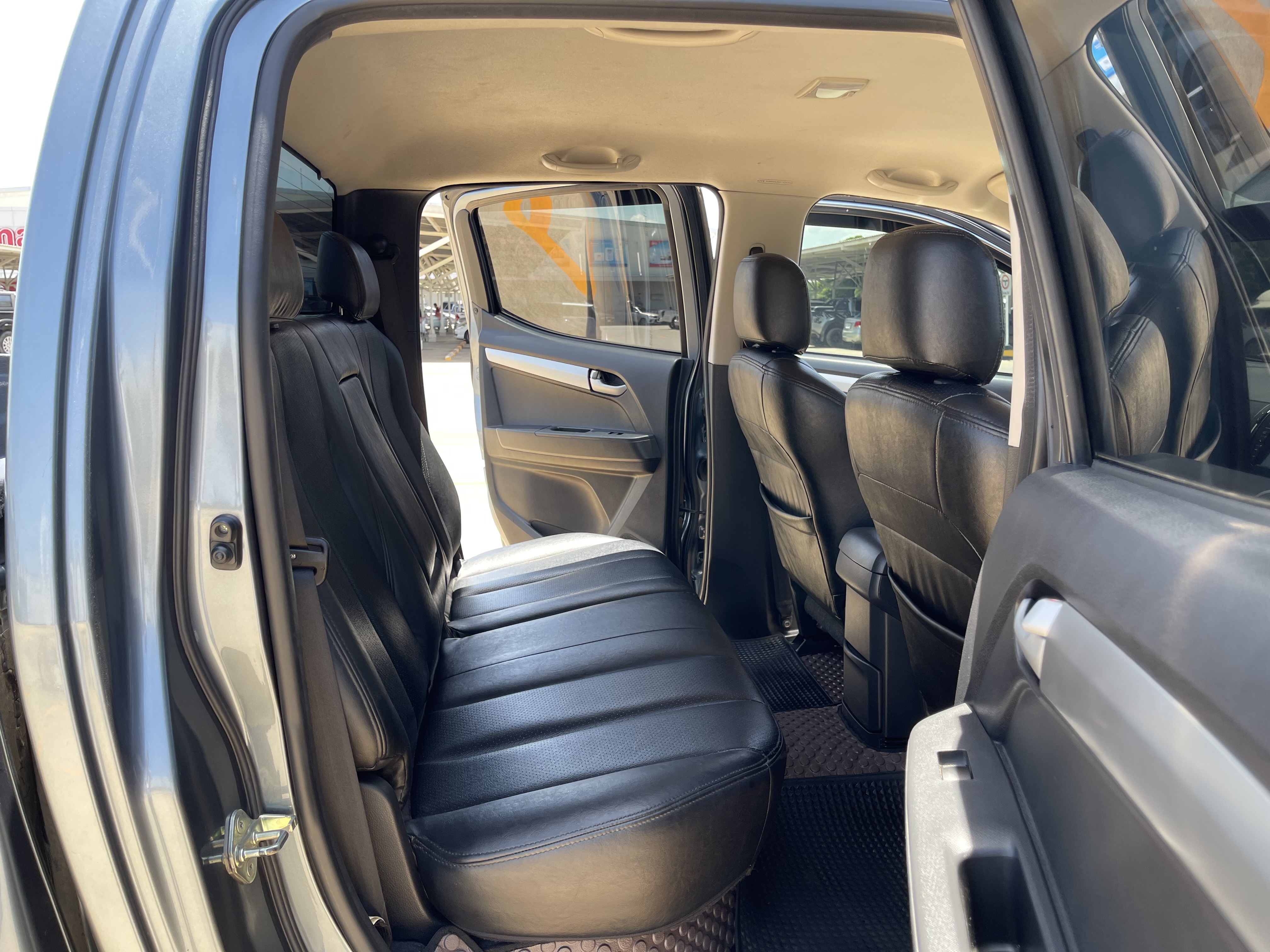 Isuzu Dmax All New 4ประตู Hilander 2.5 Vgs Z Prestige Navi At 2014 เทา