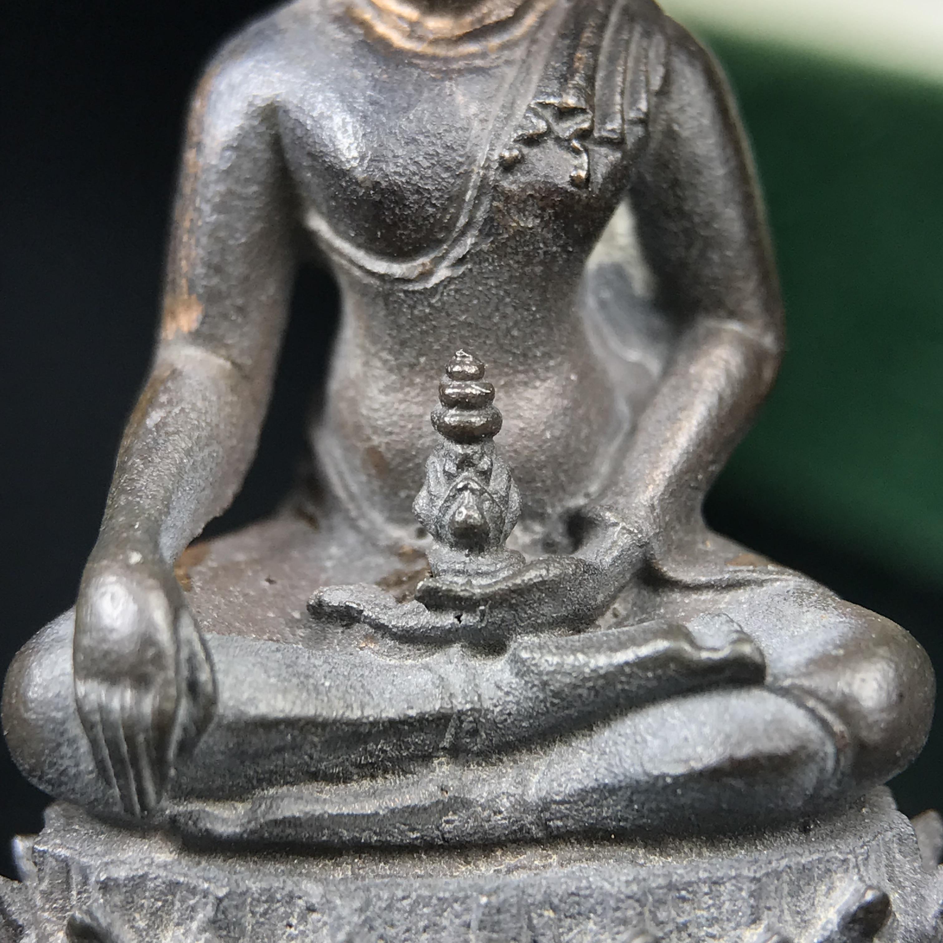 พระกริ่งวาสนา(รุ่นแรก) 80 พรรษา สมเด็จพระสังฆราช (วาสน์) วัดราชบพิธฯ ปี2521 เนื้อนวโลหะ(ตอกโค๊ตพระปิดตา) โดยมีหลวงปู่โต๊ะ วัดประดู่ฉิมพลีร่วมปลุกเสก พร้อมกล่องบรรจุเดิม(รุ่นแรก คอตั้งตรงได้สัดส่วน หายาก)