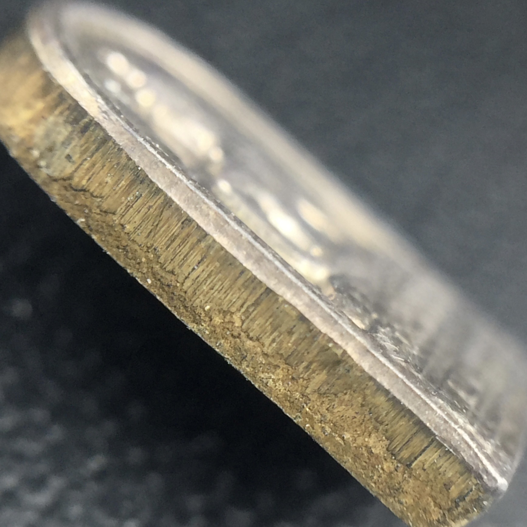 พระปรกใบมะขาม พระพุทธสิหิงค์ ภปร. ธรรมศาสตร์ 50ปี เนื้อเงิน(ตอกสองโค๊ด ผ่านสองพิธีวาระ 50ปีและ60ปี หายากนิยม)(คัดสภาพสวย)(ในหลวงรัชกาลที่9 เสด็จเททอง)(พระปรกใบมะขาม ภปร. รุ่นแรก)(พิธีใหญ่ เกจิที่มีชื่อเสียงมาร่วมปลุกเสกจำนวนมาก ชนวนมาลสารเก่าเข้มขลัง )