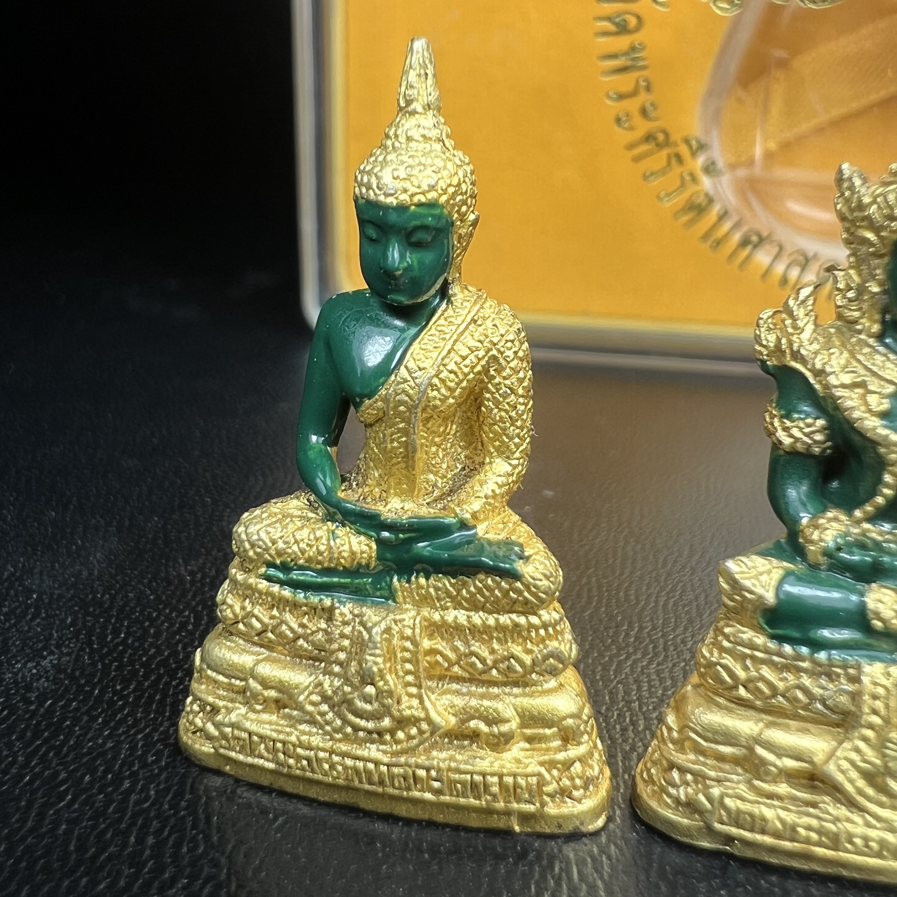 พระพุทธมหามณีรัตนปฏิมากร(พระแก้วมรกต) วัดพระศรีรัตนศาสดาราม สำนักพระราชวัง จัดสร้าง ชุด3 ฤดู ร้อน ฝน หนาว(บรรจุมวลสารใต้ฐาน)