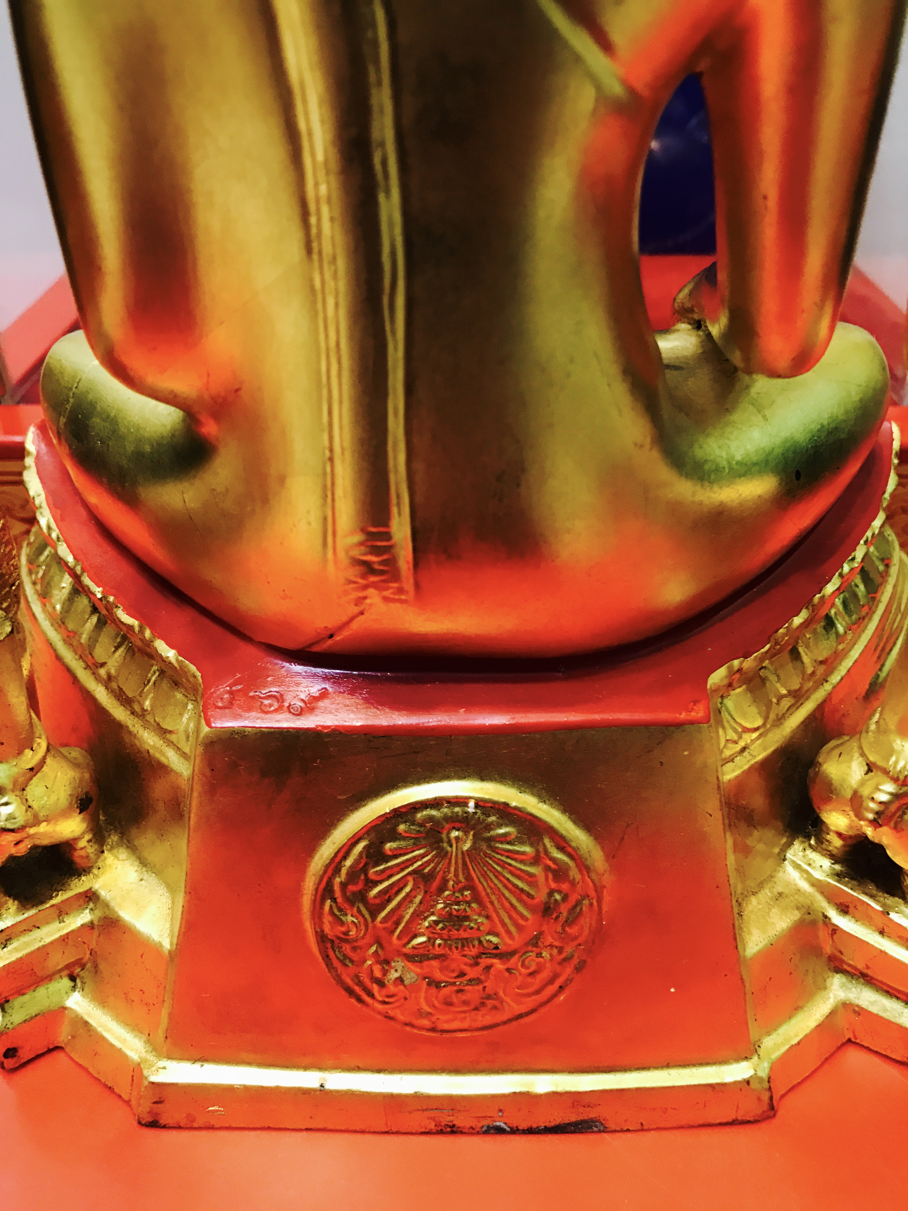 พระพุทธชินราช จปร วัดเบญจมบพิตร ปี 2519 หน้าตัก 5.9 นิ้ว หล่อดินไทย ปิดทองเดิมพร้อมครอบตู้เดิม(ในหลวงและราชินีเสด็จฯเททอง)