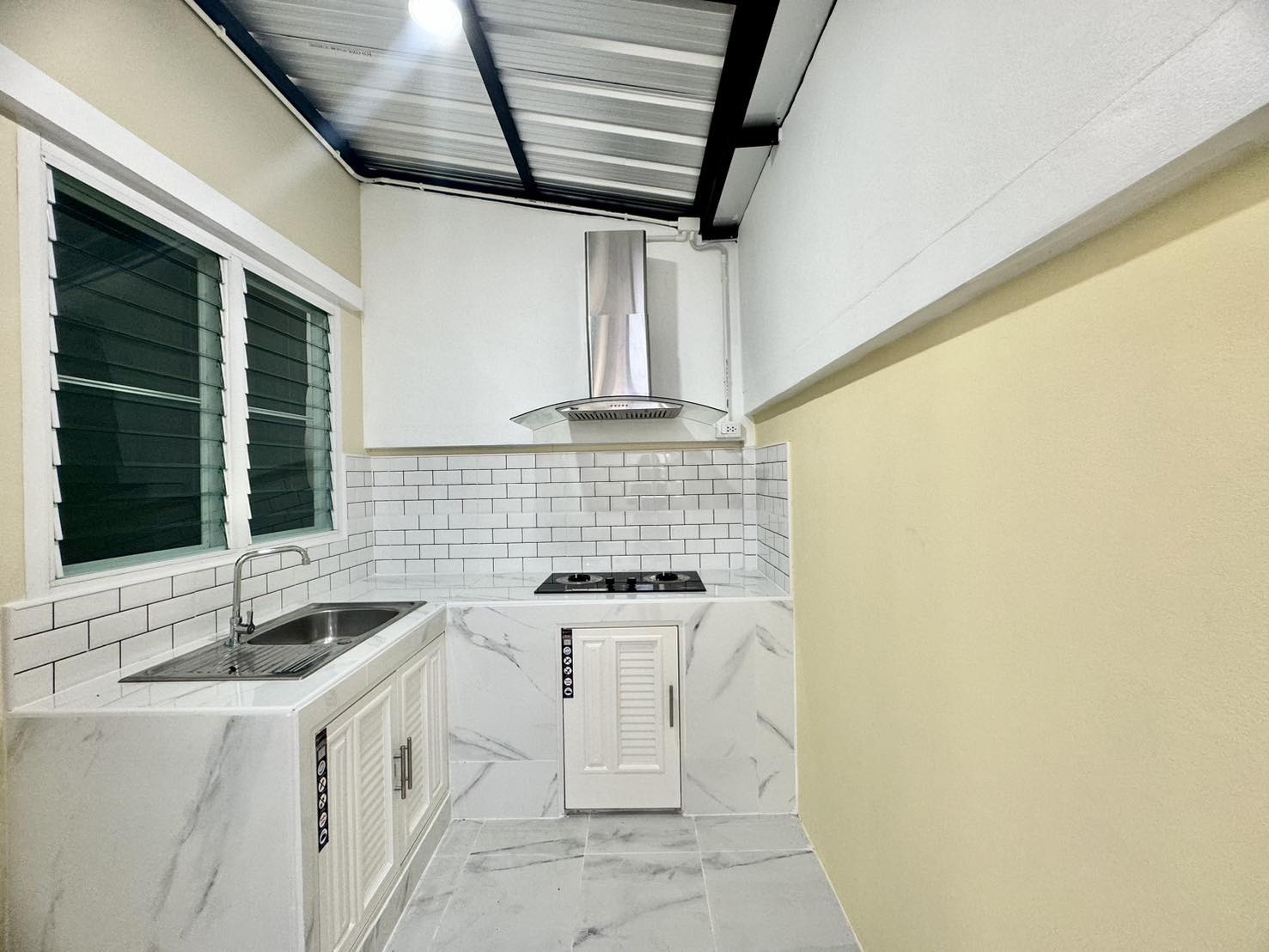 For Rent : Wichit, One-story semi-detached house, 3 bedrooms 2 bathrooms