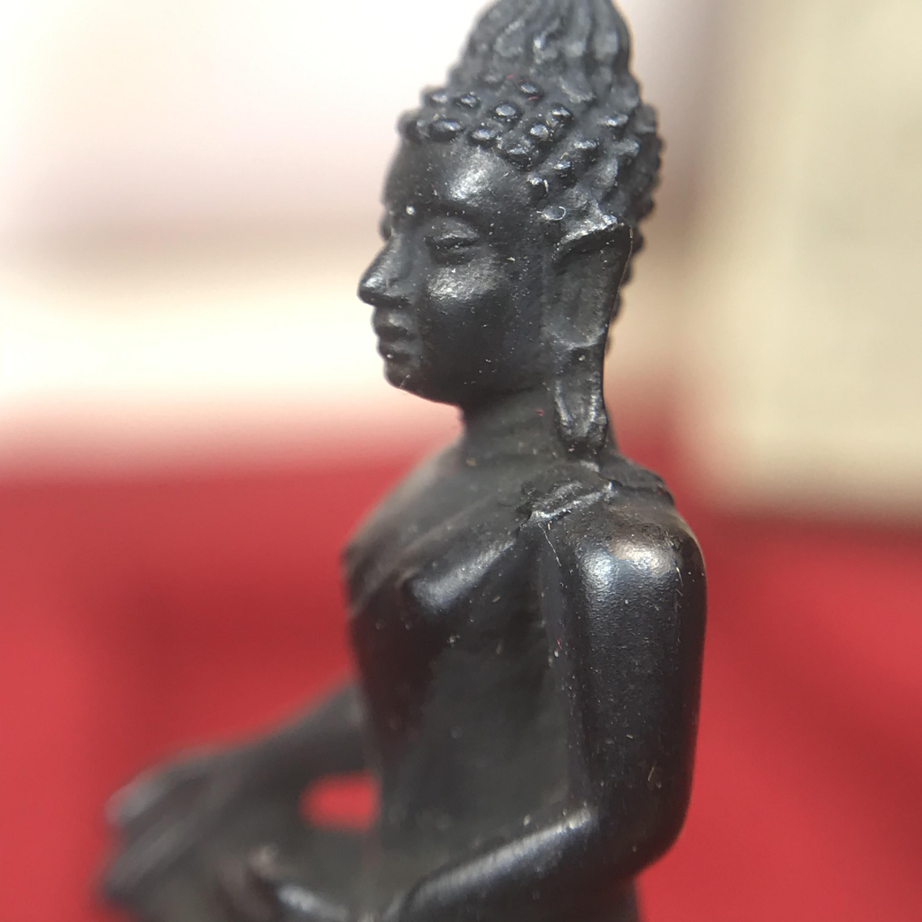 ชุดพระกริ่งไพรีพินาศ(รุ่นแรก สมเด็จพระญาณสังวร) เนื่องในพระบรมราชวโรกาสพระบาทสมเด็จพระเจ้าอยู่หัวรัชกาลที่9 เสด็จพระราชดำเนิน ในงานตัดลูกนิมิตสีมาอุโบสถ วัดเพชรวราราม จ.เพชรบูรณ์ ปี ๒๕๒๐ รุ่นเขาค้อ (ชุดกรรมการ ได้รับพระราชทาน พบเจอและหายากมากในปัจจุบัน)