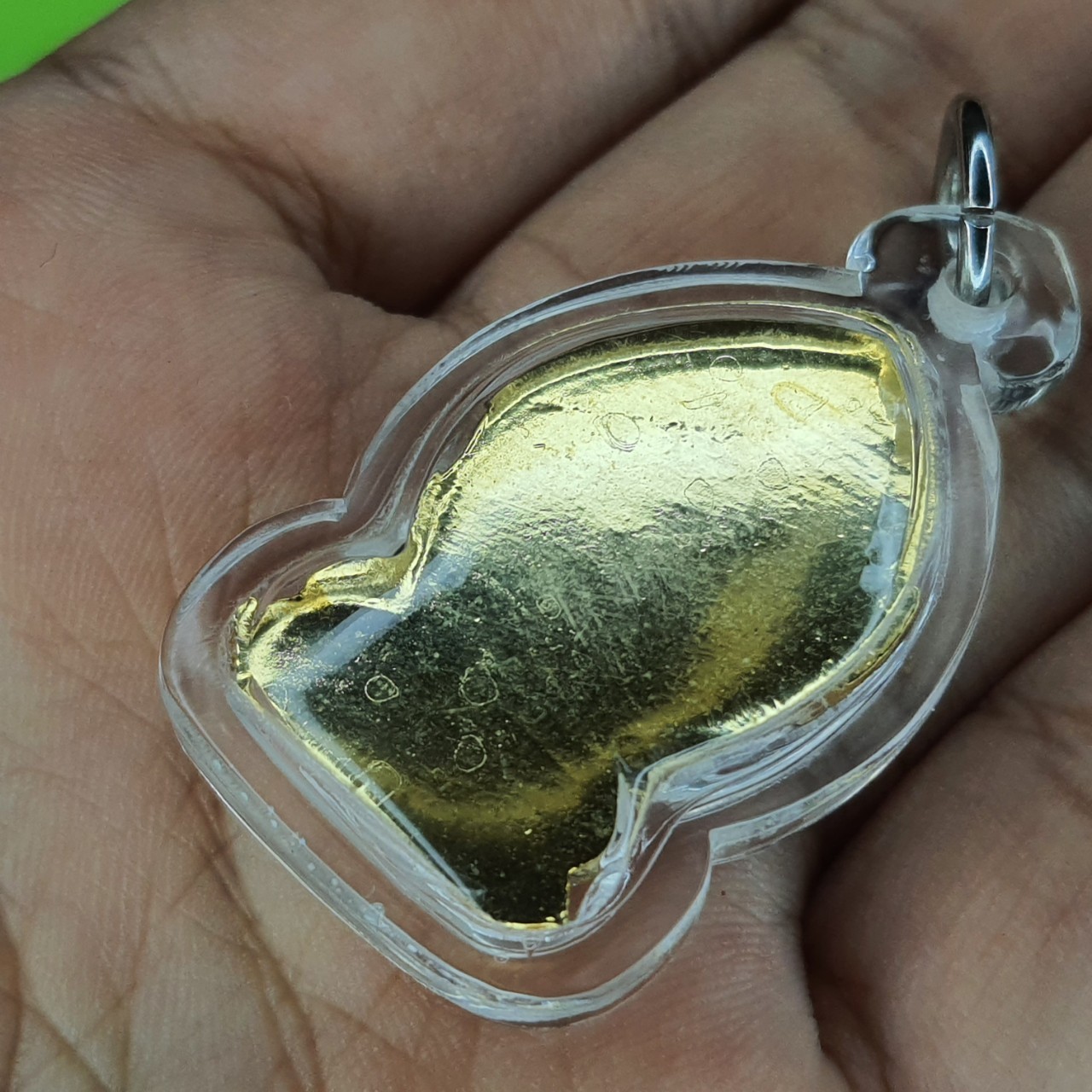 พระเครื่อง พระยอดขุนพล เนื้อทองแดง ชุบทอง เลี่ยมกรอบ รุ่น แคล้วคลาด พลิกชะตาให้เป็นดีพระเครื่องพระยอดขุนพล พระแท้ พระยอดขุนพลห้อยคอ