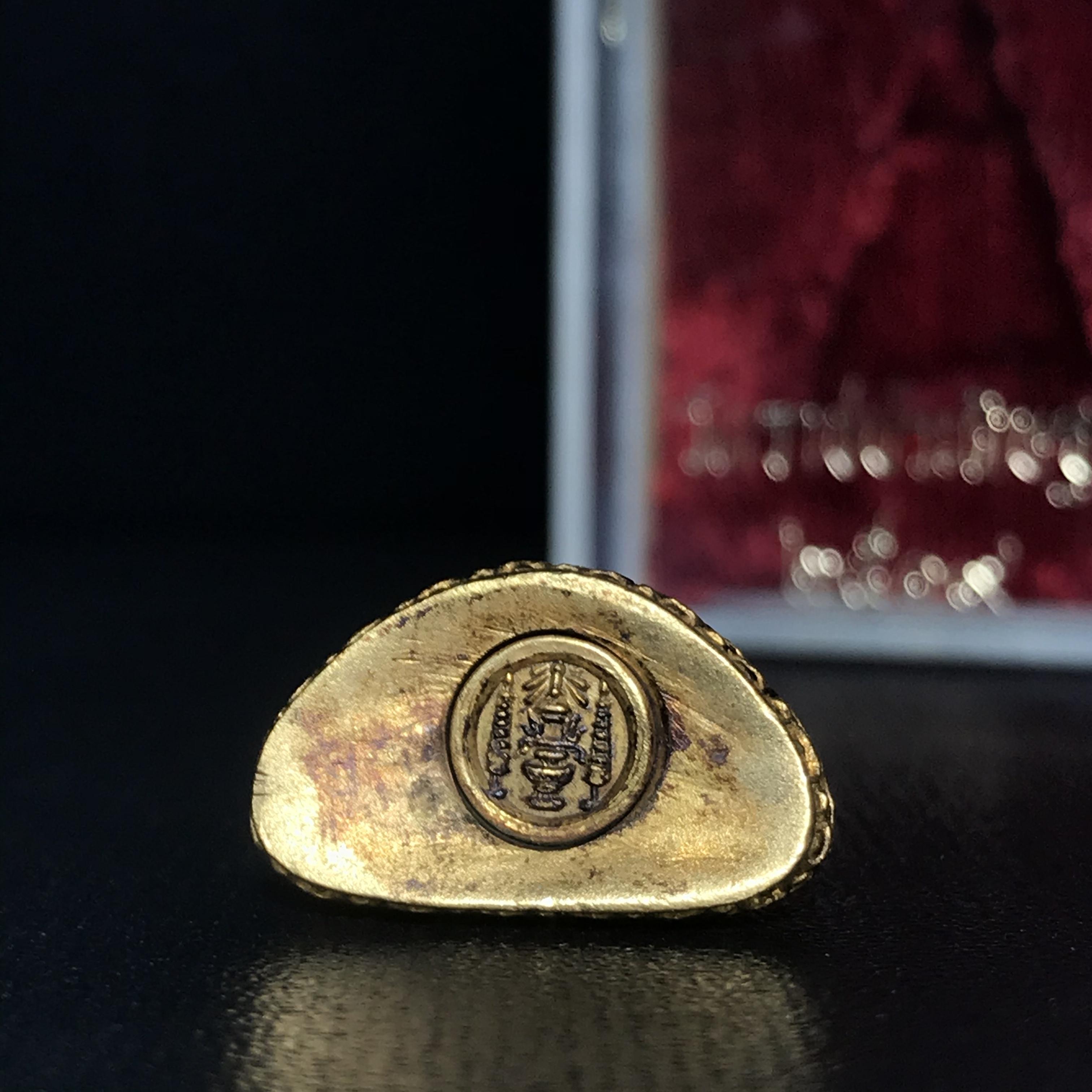 พระกริ่งพระพุทธสิหิงห์ วัดราชประดิษฐ์ ปี2519 เนื้อนวโลหะกะไหล่ทอง พร้อมกล่องบรรจุเดิม(ในหลวงรัชกาลที่9เสด็จในพิธี)