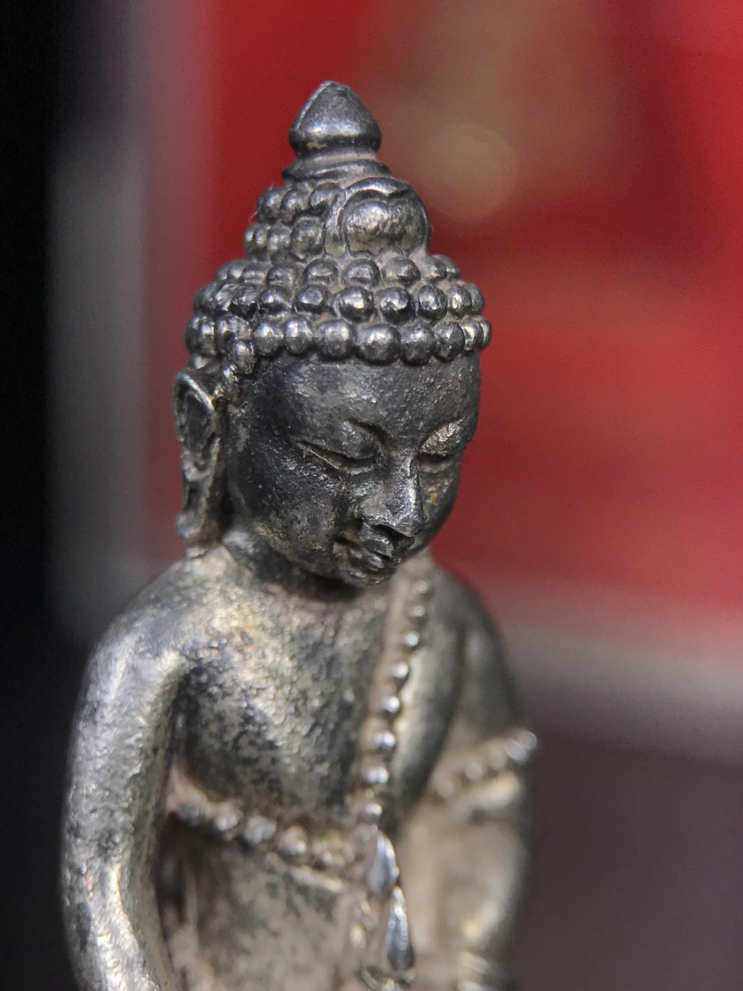 พระกริ่งปรมาภรณ์พุทธปัญญา(พระกริ่งศรีนคร 2) จัดสร้างเนื่องในมหามงคลสมัยเฉลิมพระชมน์พรรษา 5 รอบ องค์พระบาทสมเด็จพระเจ้าอยู่หัวรัชกาลที่9 ปี 2530 เนื้อเงิน (ออกแบบโดยนายช่างเกษม มงคลเจริญ มีพระอาจารย์ไสว วัดราชนัดดา กรุงเทพ เป็นเจ้าพิธีครั้งสุดท้าย)