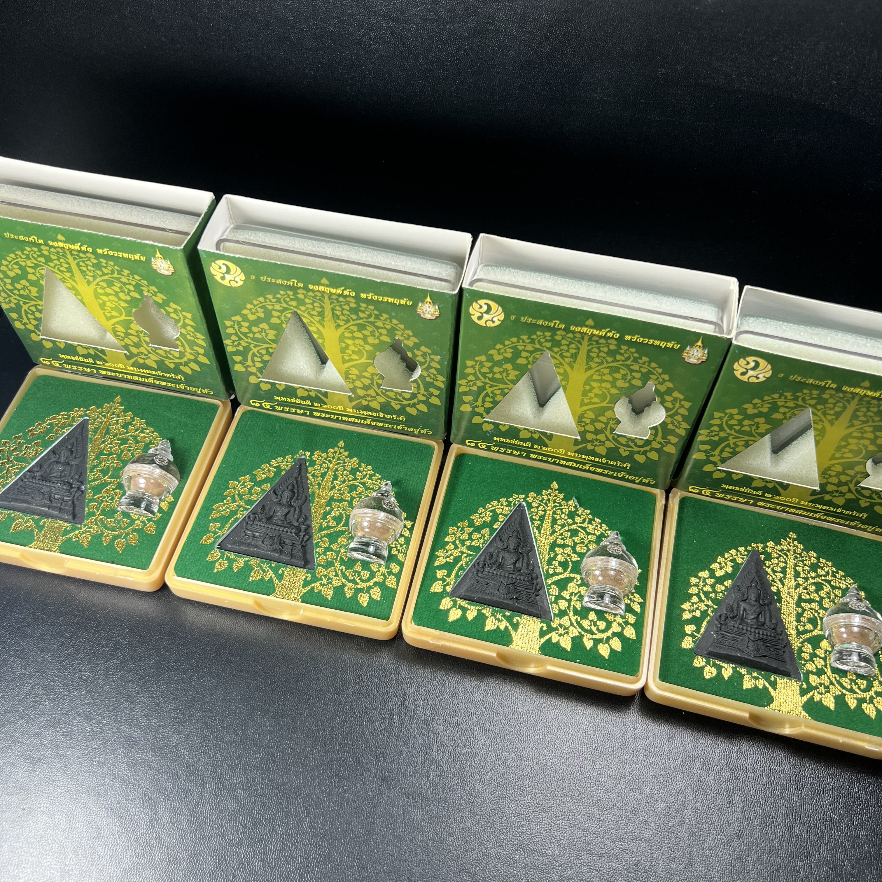 พระพุทธชินราช(จำลอง)ภปร. 84พรรษา เนื้อผง หลัง ภ.ป.ร. (พระราชทานมวลสาร จิตรลดาและเส้นพระเจ้า ร.9(เส้นผม))