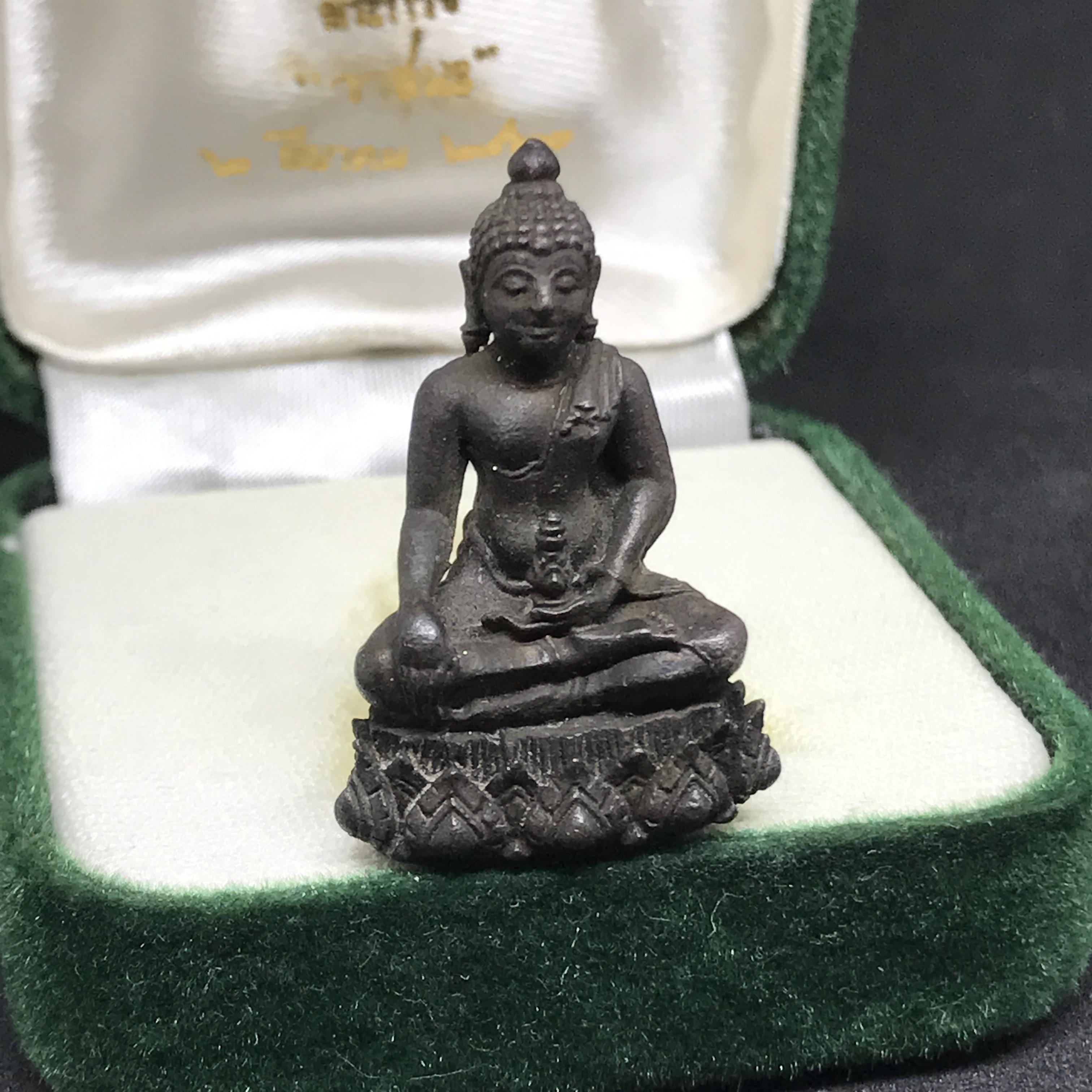 พระกริ่งวาสนา 80 พรรษา เนื้อนวโลหะ ปี2521 สมเด็จพระสังฆราชวาสน์ วาสโน วัดราชบพิธ