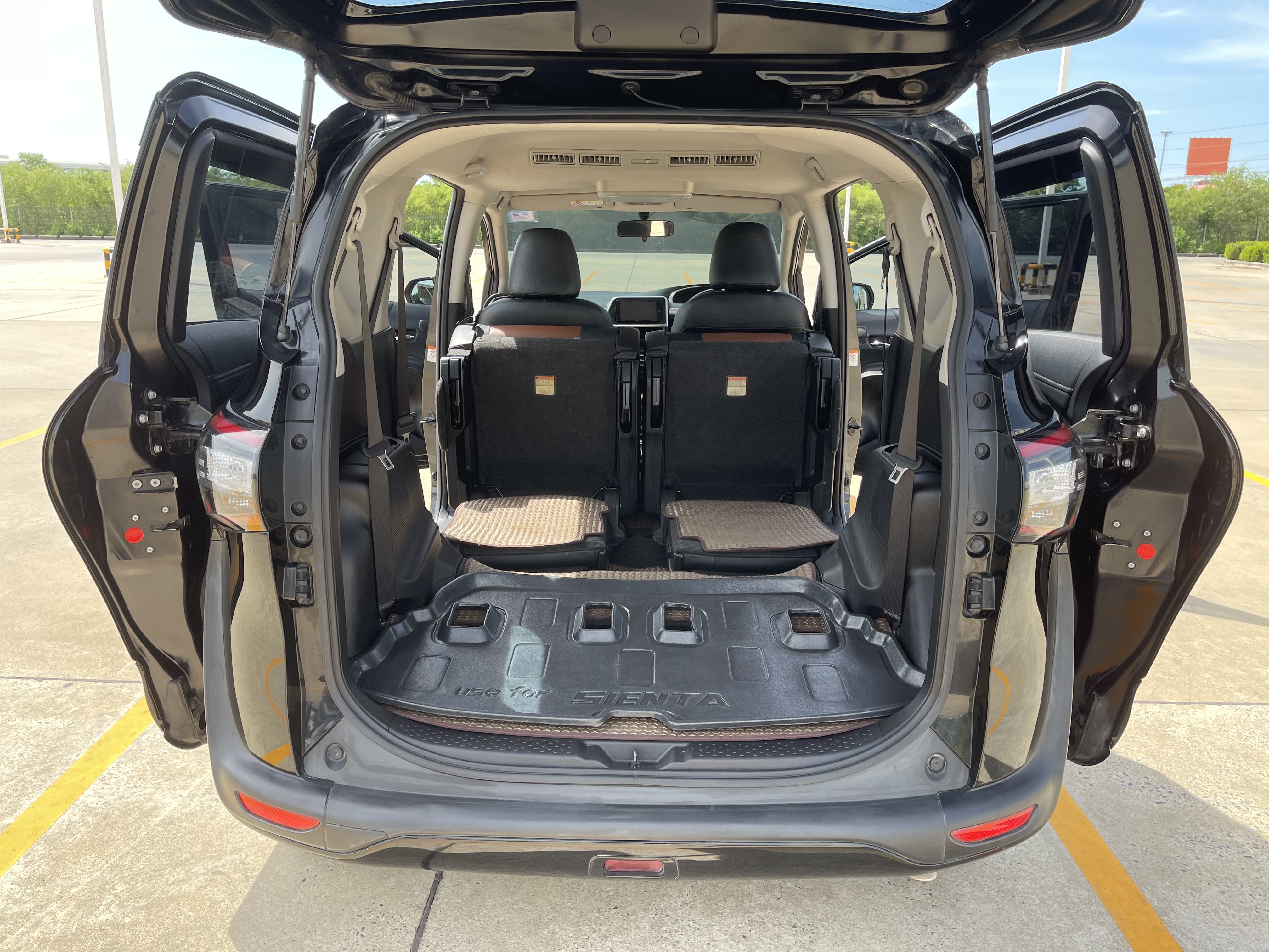 Toyota Sienta 1.5 V At 2018 ดำ