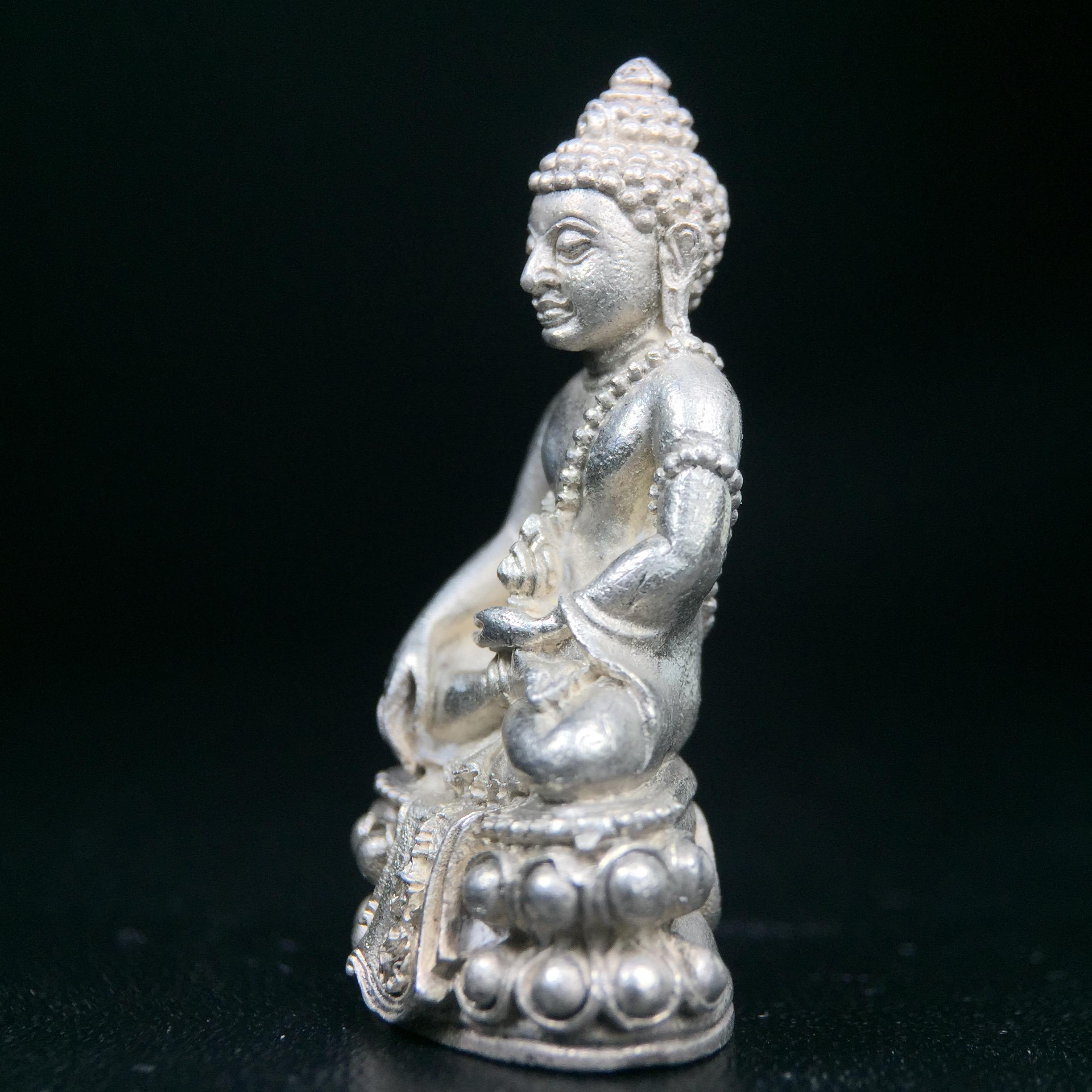 พระกริ่งศิรากาศ ภปร.(พระกริ่งคุ้มเกล้า)วัตถุมงคล"คุ้มเกล้าฯ" มูลนิธิ “คุ้มเกล้า” ในพระบรมราชูปถัมภ์ จัดสร้าง โรงพยาบาลภูมิพล เนื้อเงิน(พิมพ์หน้าไทย)(สภาพผิวสวย)(รัชกาลที่9เสด็จเททอง)(พิธีใหญ่)(นิยม)