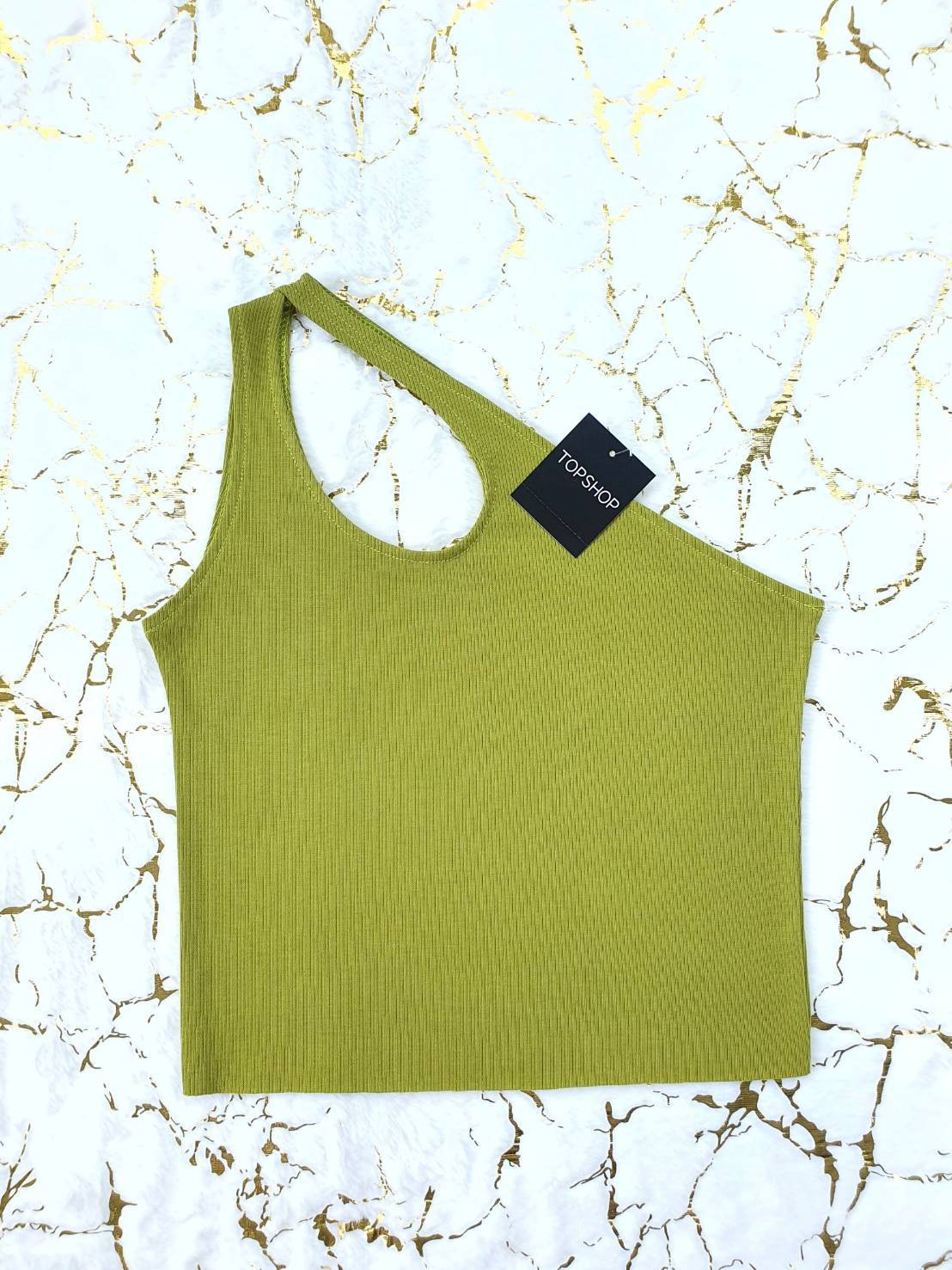 ครอปไหล่เบี่ยง