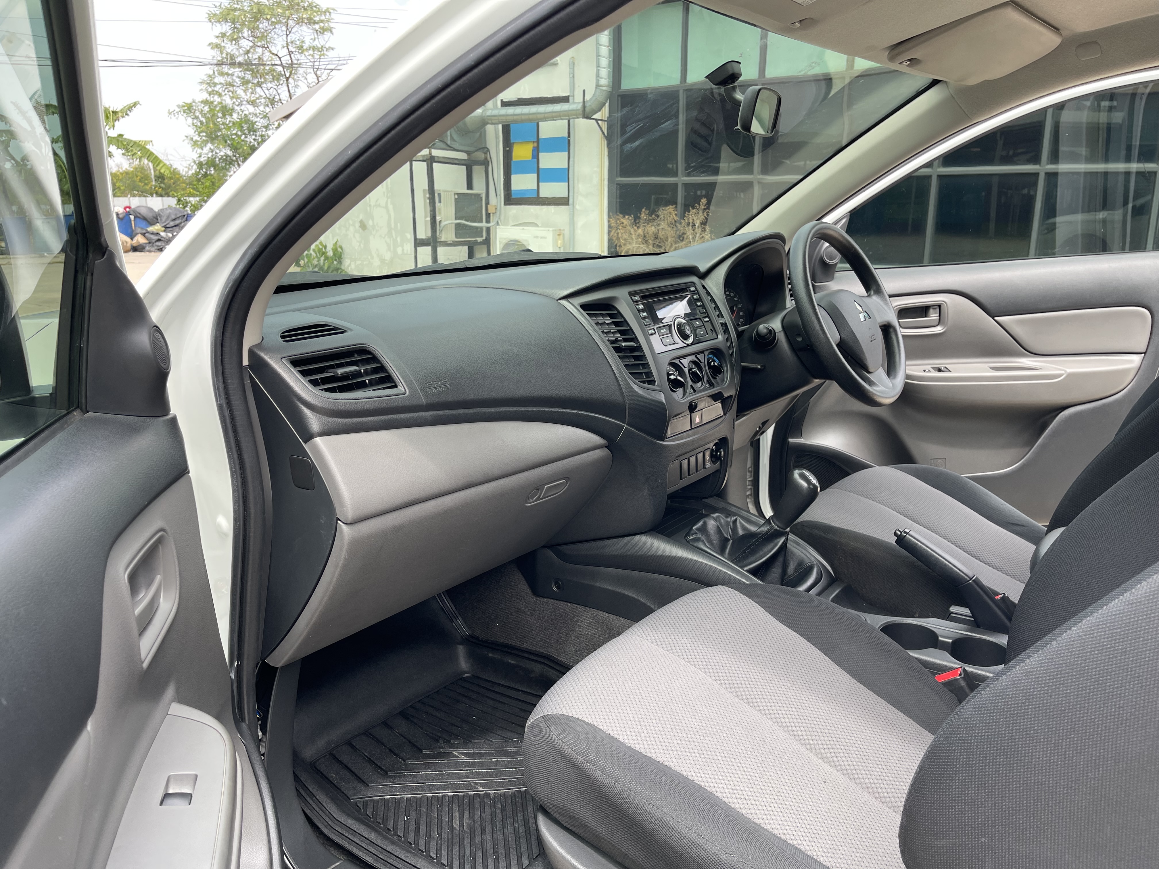 Mitsubishi Triton All New Cab 2.5 GL 2019 ขาว