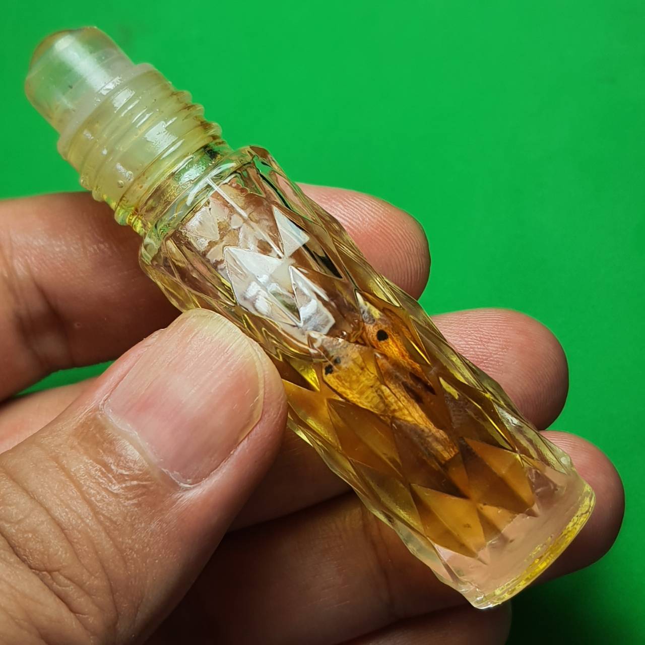 ของเสน่ห์ น้ำมันเสน่ห์สาริกาไม้ตะเคียน สาริกาไม้ สาริกาแท้ สาริกาค้าขาย น้ำมันสาริกา สาริกาลิ้นทอง สาริกามหาลาภ สาริกาให้โชค สาริกาค้าขาย สาริกามหาเสน่ห์