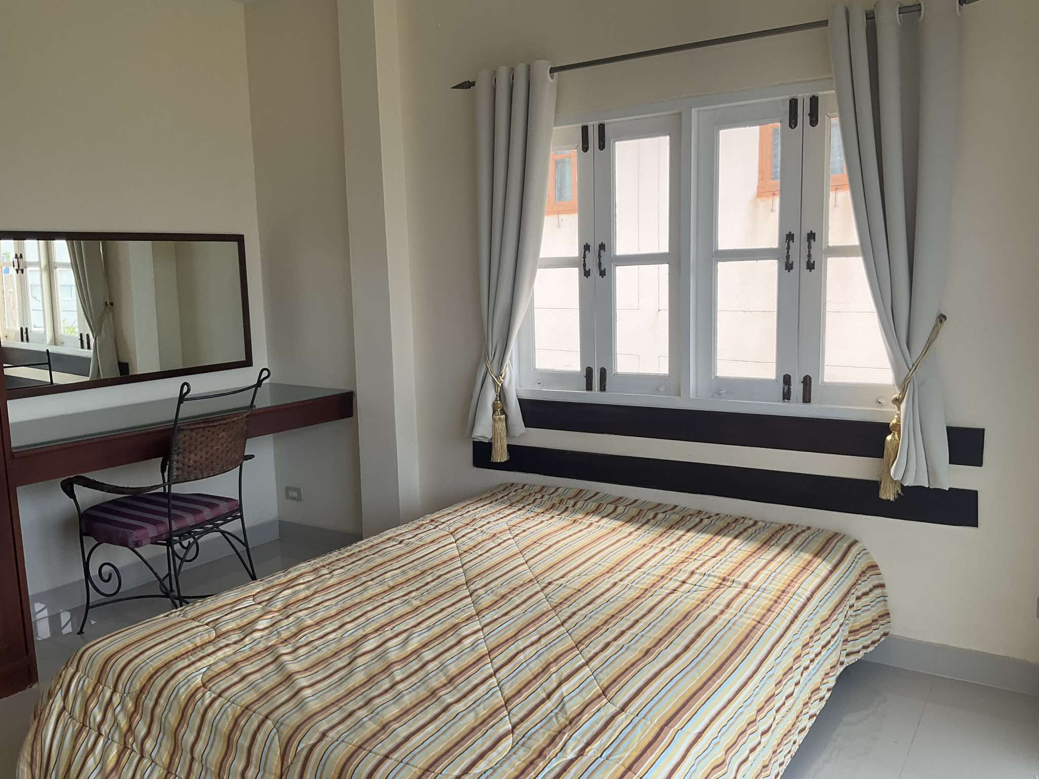 For Rent : Kuku, 3-Story Detached House, 4 Bedrooms 4 Bathrooms