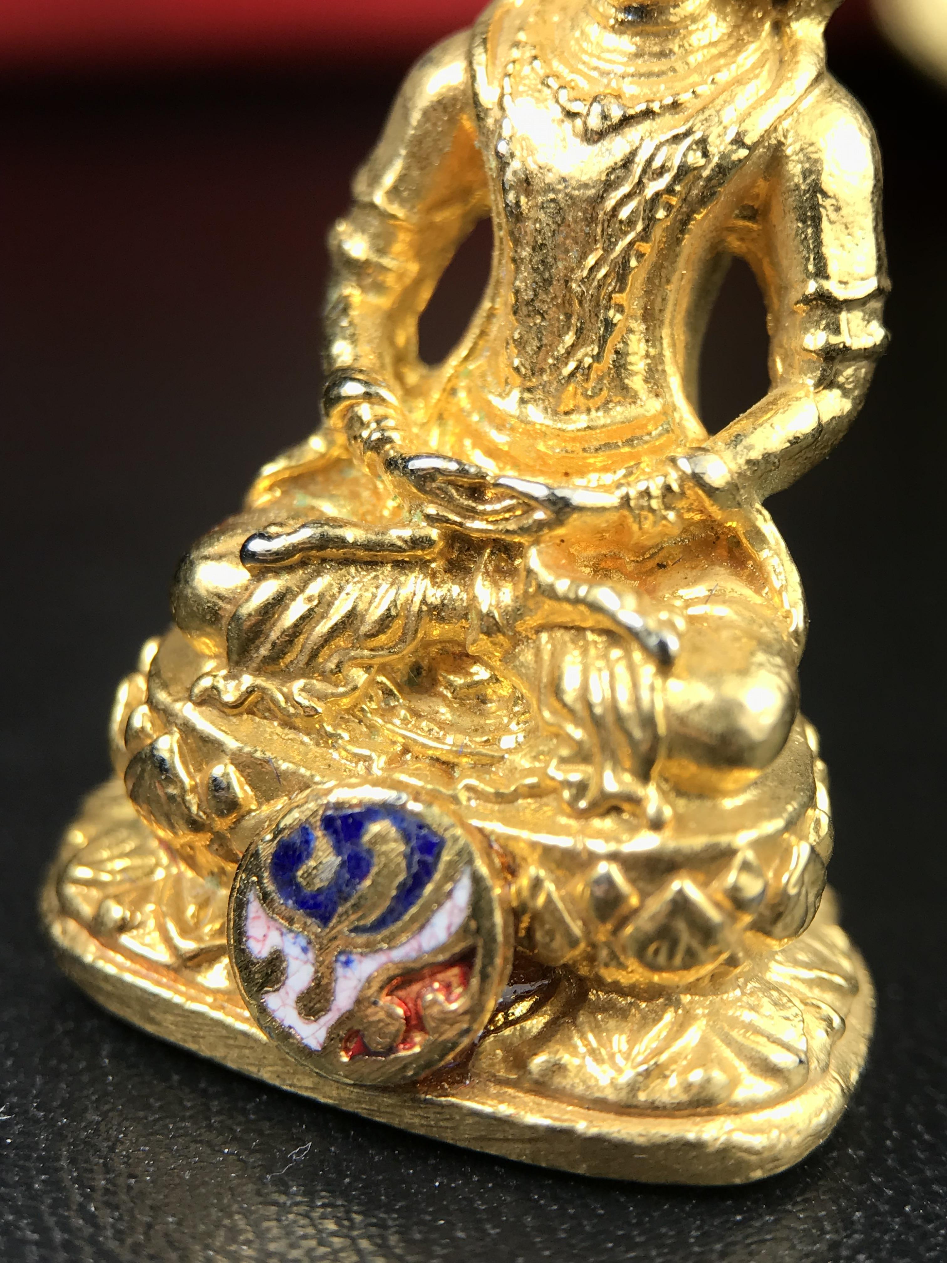 พระไวโรจนะพุทธ(กริ่งธิเบต ภปร.) ท่านเจ้าคุณโพธิ์แจ้ง วัดมังกรกมลาวาส(เล่งเน่ยยี่) ปี 2515(รุ่นแรก) ชุดพิเศษกรรมการ พิธีใหญ่ฉลอง ๑๐๐ปี วัดมังกรกมลาวาส (ในหลวงรัชกาลที่ ๙ ทรงเสด็จเททอง ) หลวงปู่โต๊ะ วัดประดู่ฉิมพลีเมตตาอธิษฐานจิตปลุกเสก (หายากมาก)