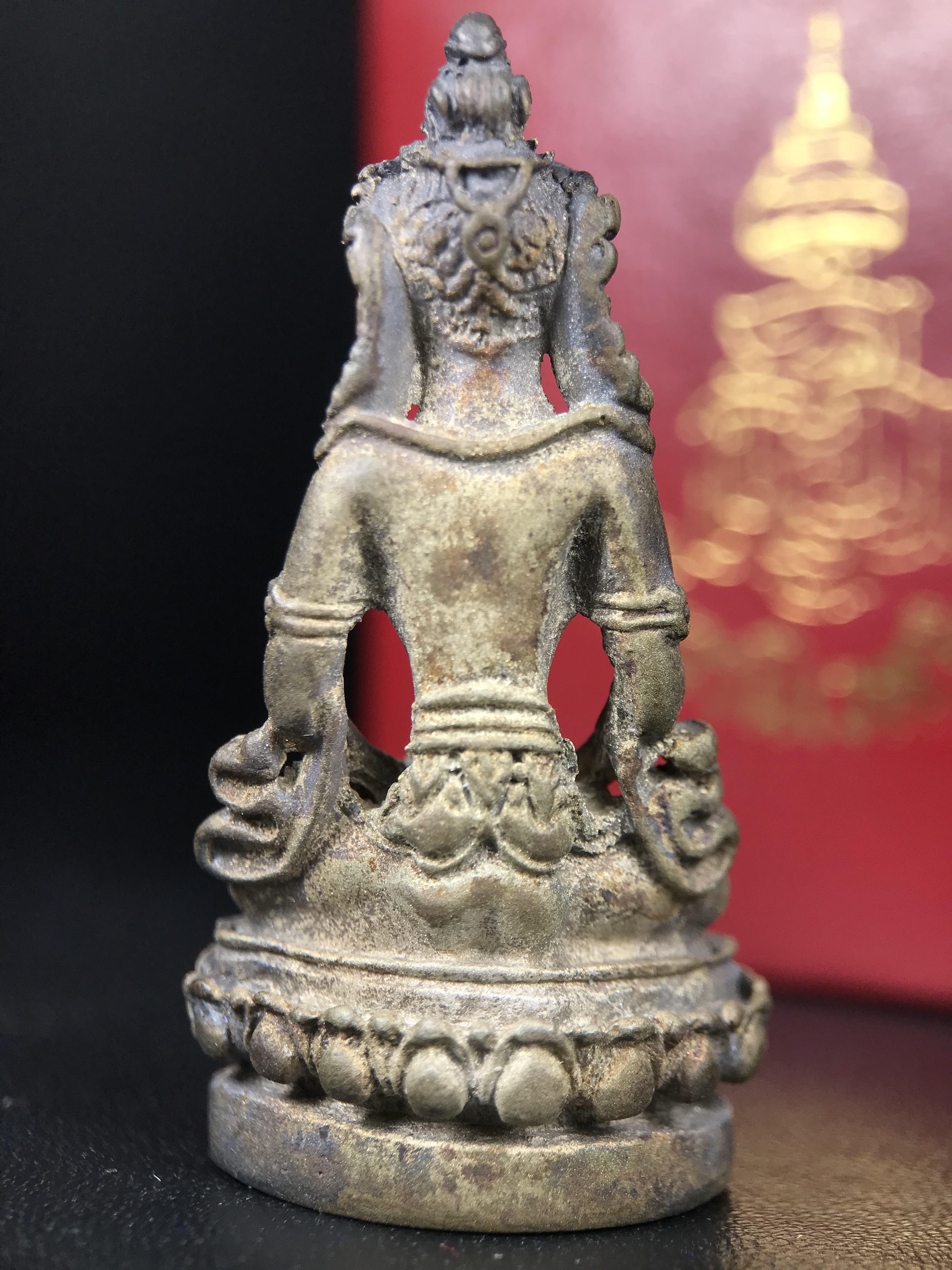 พระอวโลกิเตศวร (เจ้าแม่กวนอิม) วัดบวรนิเวศวิหาร ปี 2538 เนื้อเงินพ่นทราย อุดผงจิตรลดา เกศาสมเด็จพระสังฆราช วัดบวรนิเวศวิหาร(พบเจอน้อยหายาก)