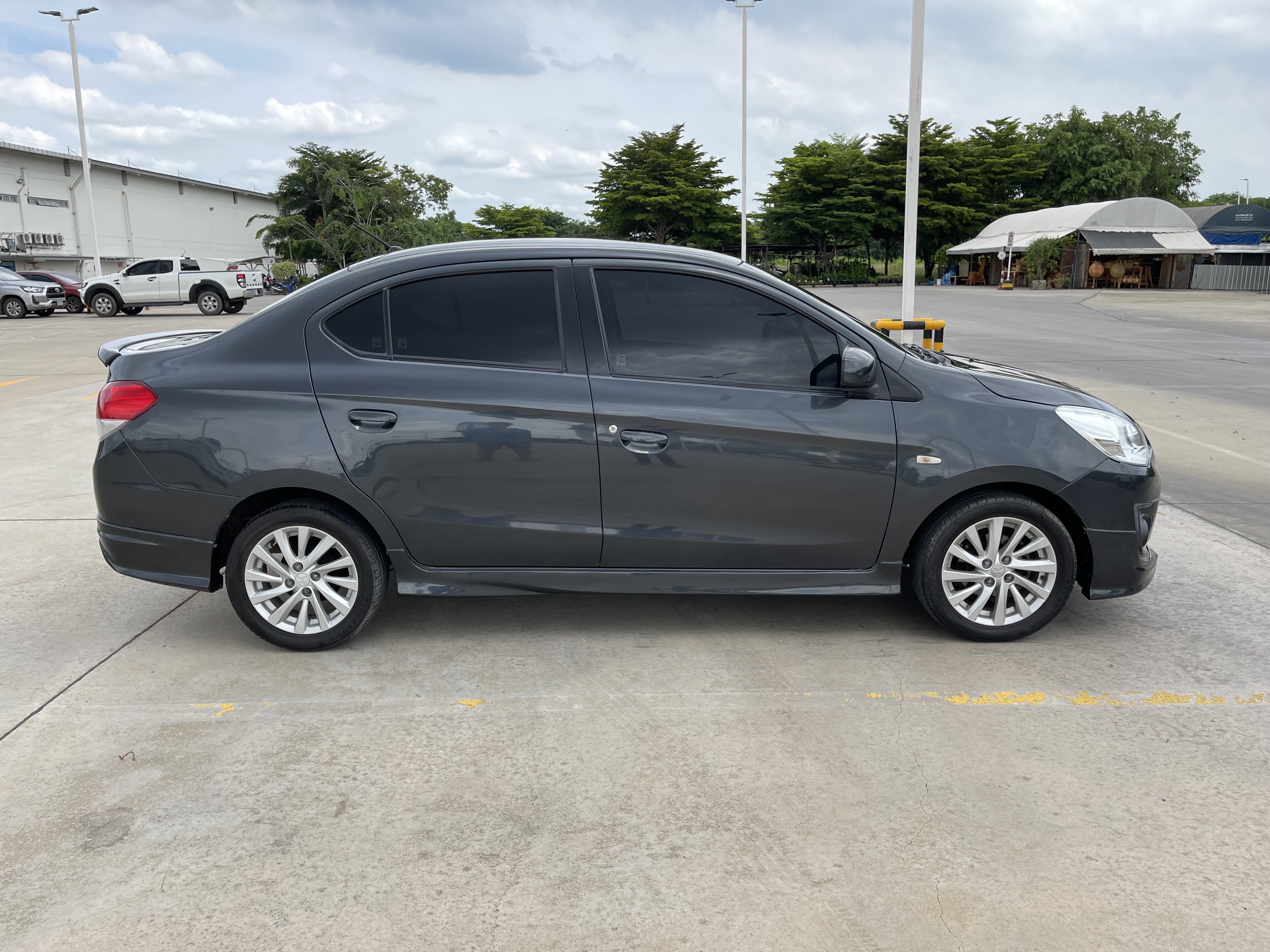 Mitsubishi Attrage 1.2 GLX At 2014 เทาดำ