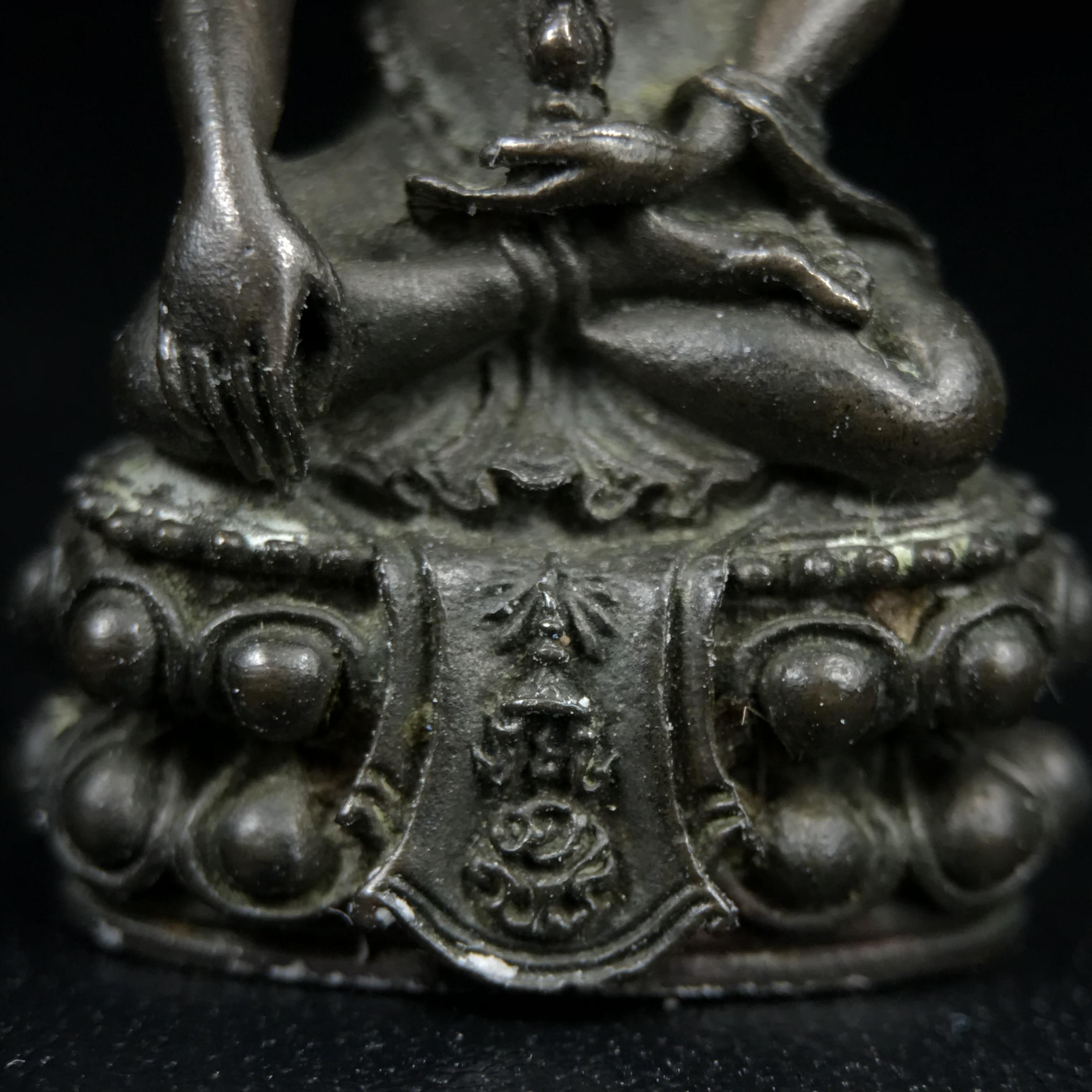 พระกริ่งศิรากาศ ภปร.(พระกริ่งคุ้มเกล้า)วัตถุมงคล"คุ้มเกล้าฯ" มูลนิธิ “คุ้มเกล้า” ในพระบรมราชูปถัมภ์ จัดสร้าง โรงพยาบาลภูมิพล เนื้อนวโลหะ(พิมพ์หน้าไทย)(ในหลวงรัชกาลที่9เสด็จเททอง)(พิธีใหญ่)(นิยม)