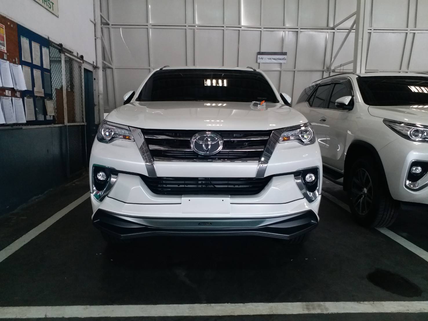 Toyota Fortuner 2016 Access body kits by Amotriz