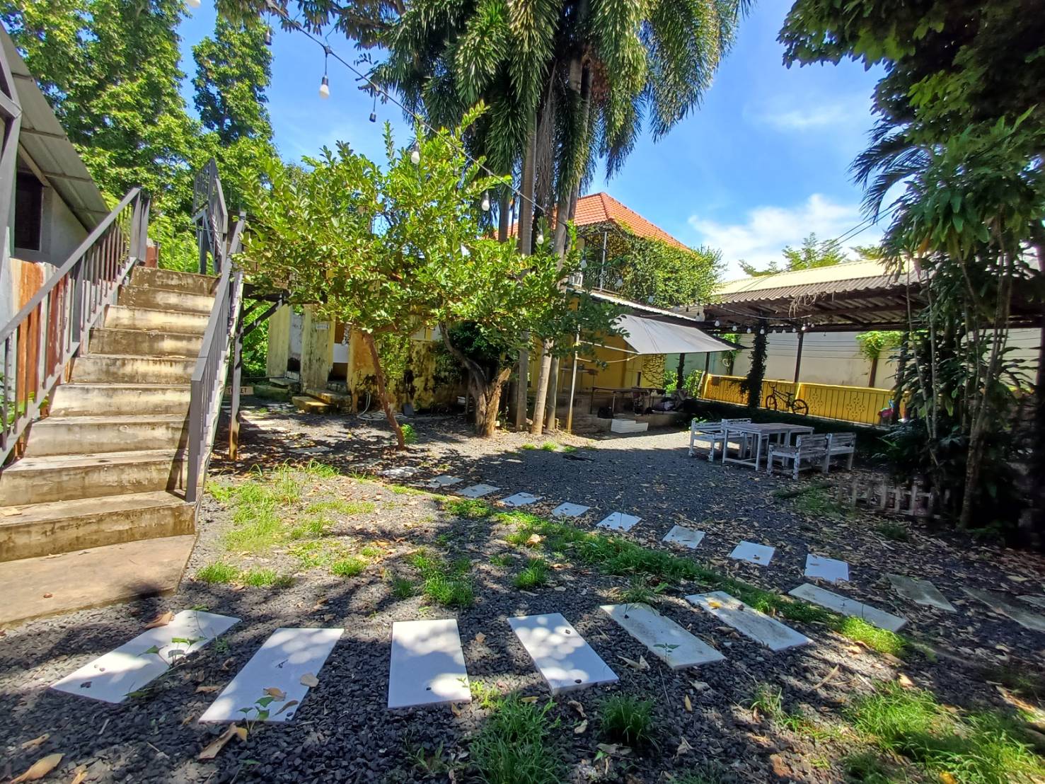 For Rent : Talat Yai, Bar&Restaurant, 2 Rooms 3 Batrooms