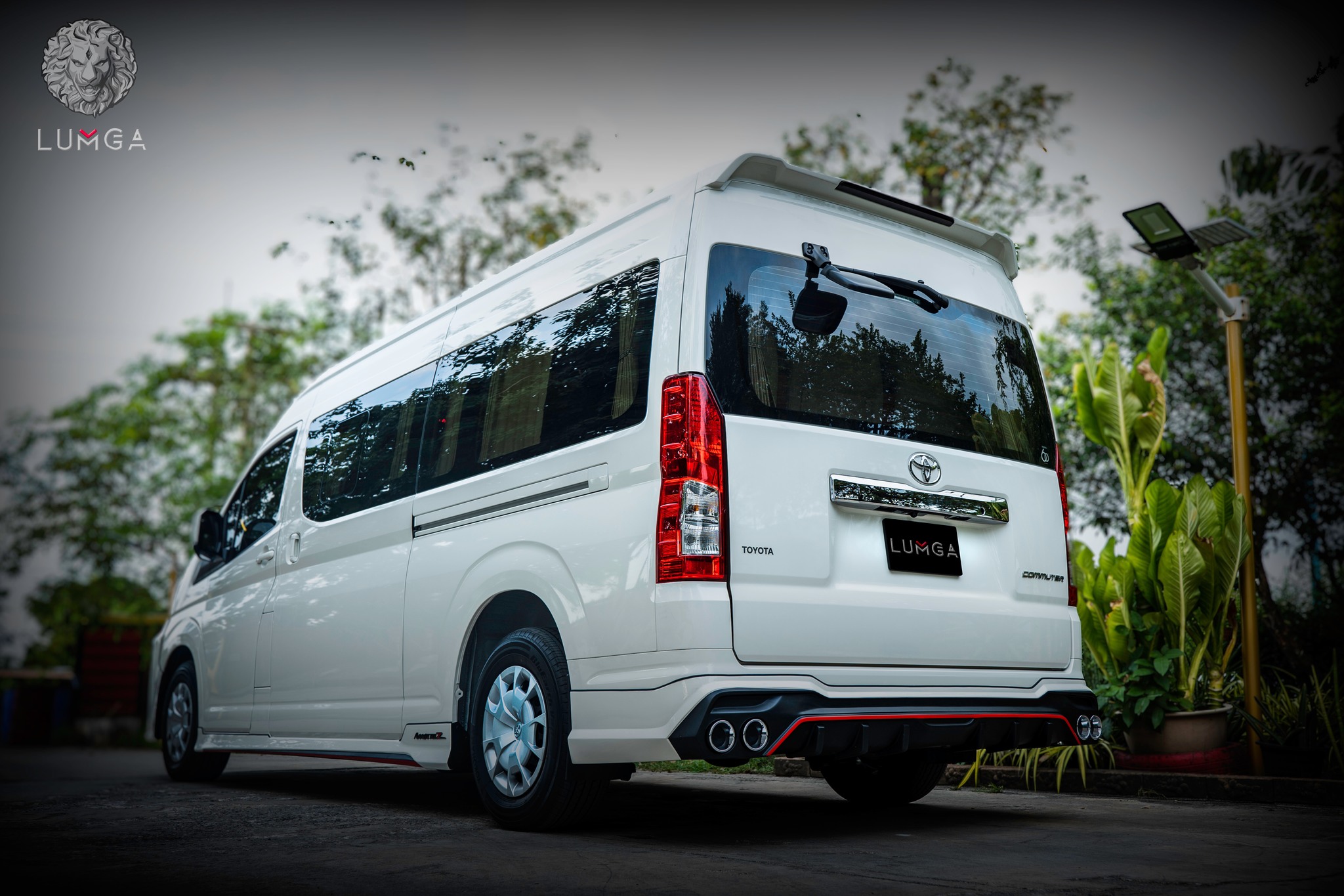 ชุดแต่ง Toyota Commuter 2019 สเกิร์ตหน้าสไตล์ Lumga (ลัมกา) 1 ชุด 4-6 ชิ้น