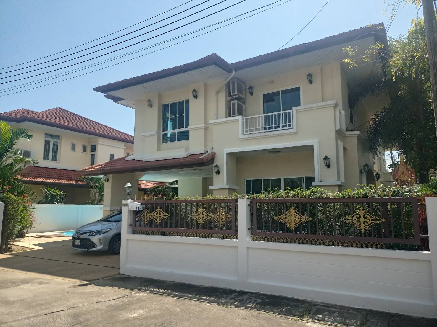 For Rent : Chalong luxury pool villa, 3 bedrooms 3 bedrooms, 300 sqm.