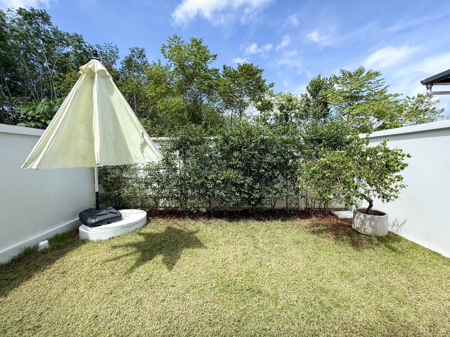 For Sales : Thalang, 2-Story Town House, modern-minimal style, 2 Bedrooms 2 Bathrooms