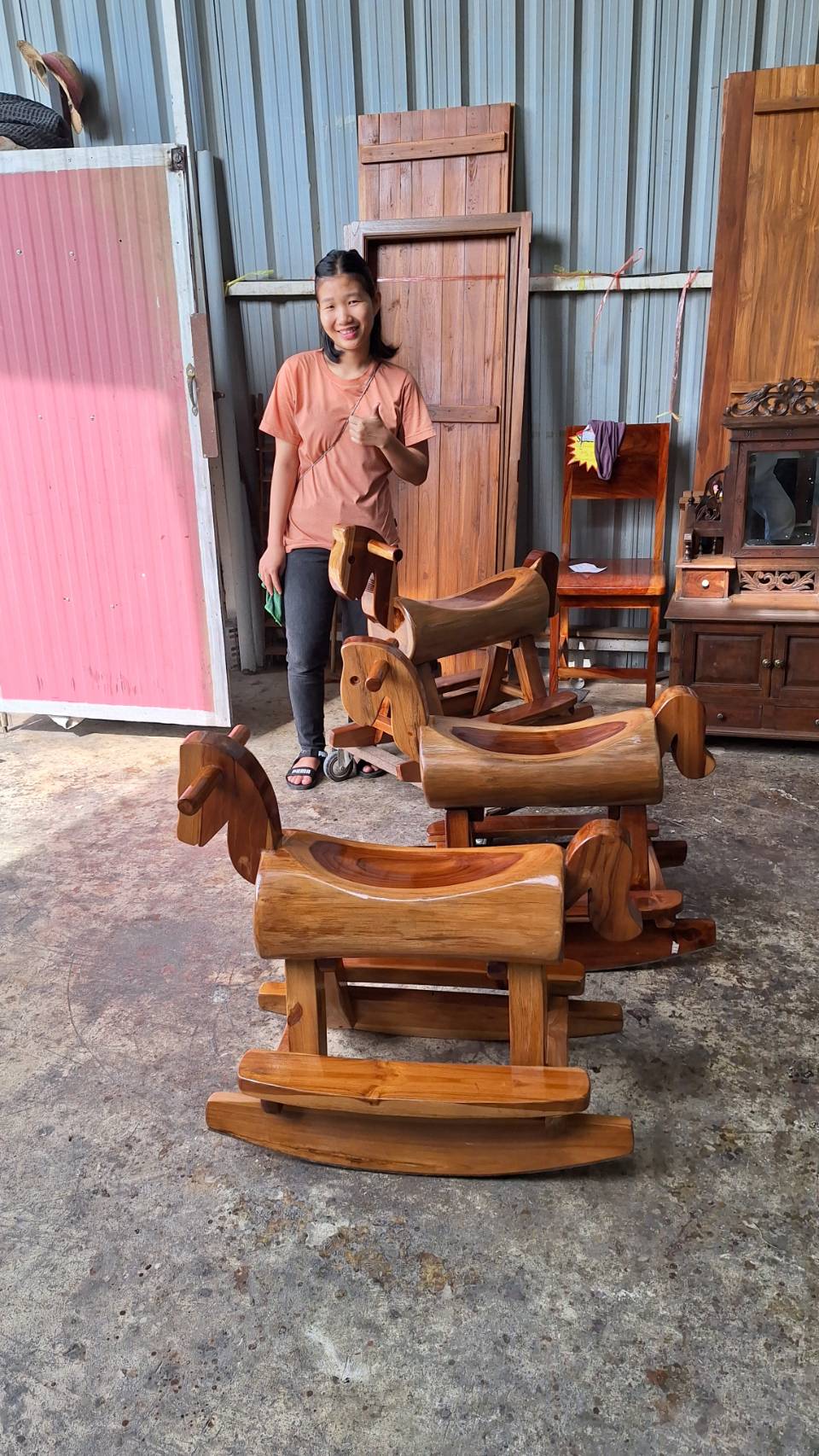 ม้าโยกไม้สักน่ารักๆ