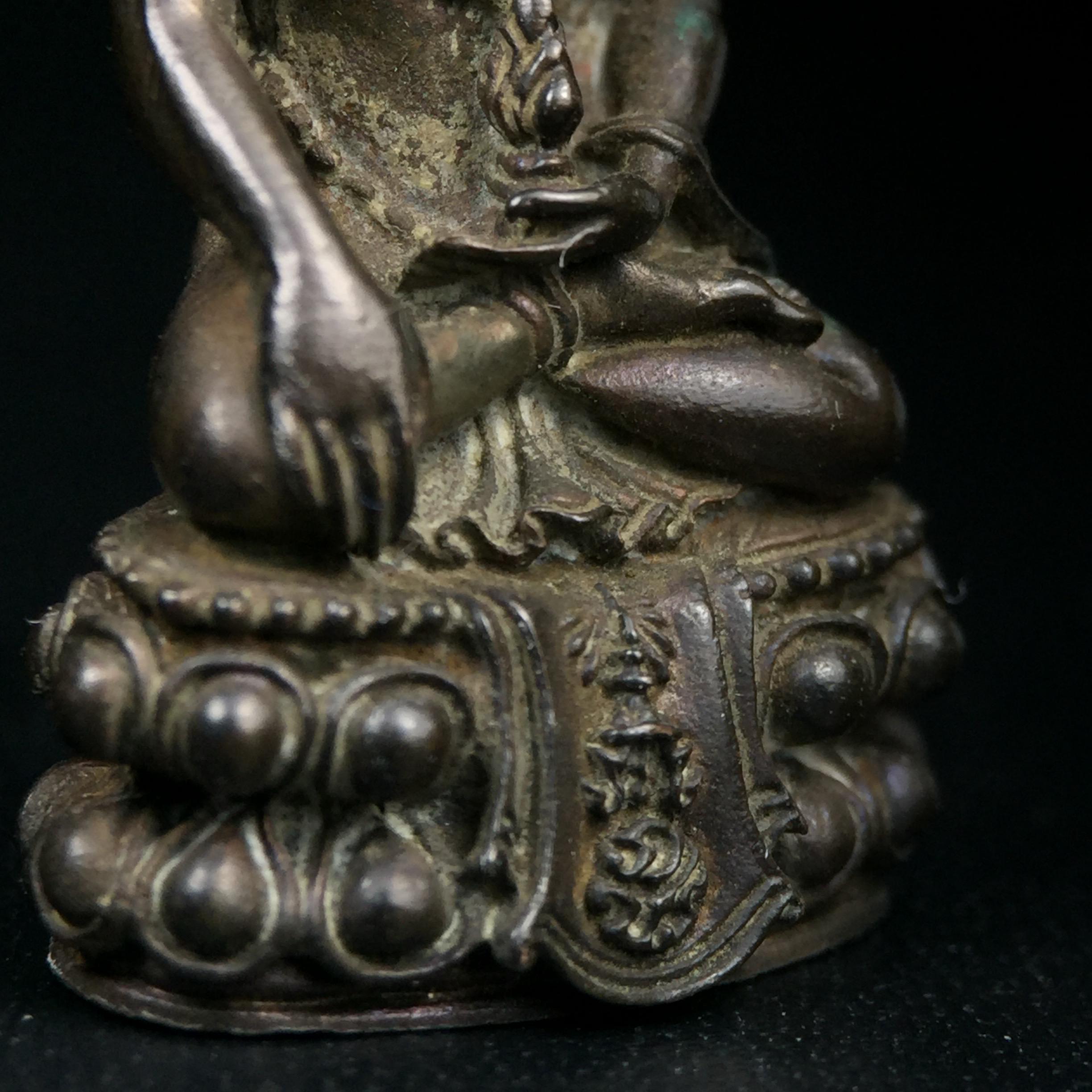 พระกริ่งศิรากาศ ภปร.(พระกริ่งคุ้มเกล้า)วัตถุมงคล"คุ้มเกล้าฯ" มูลนิธิ “คุ้มเกล้า” ในพระบรมราชูปถัมภ์ จัดสร้าง โรงพยาบาลภูมิพล เนื้อนวโลหะ(พิมพ์หน้าไทย)(ในหลวงรัชกาลที่9เสด็จเททอง)(พิธีใหญ่)(นิยม)