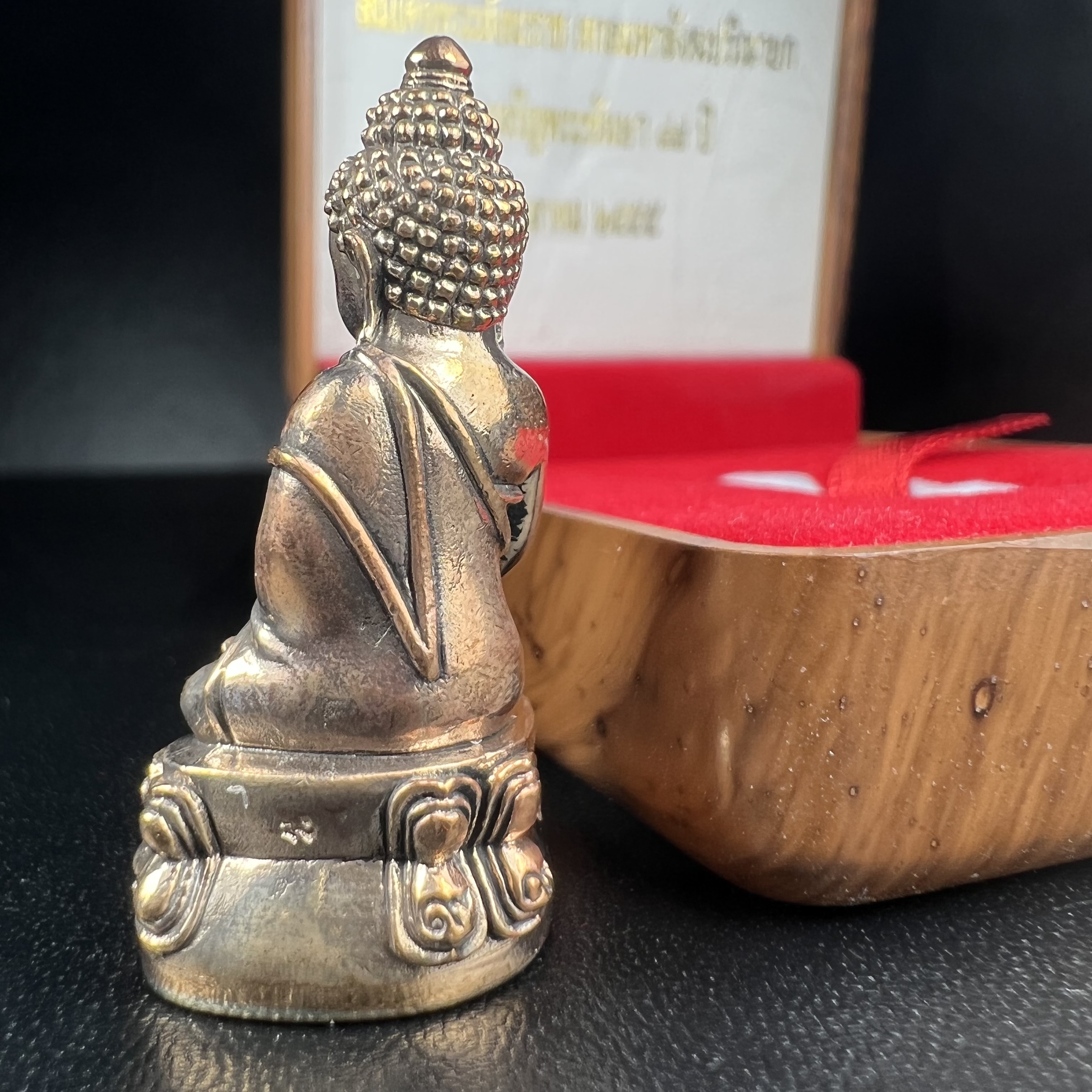 พระกริ่งที่ระลึก สมเด็จพระญาณสังวร สมเด็จพระสังฆราช สกลมหาสังฆปริณายก ทรงเจริญพระชันษา 99 ปี 3 ตุลาคม 2555 วัดบวรนิเวศวิหาร(ทรงพระราชทานใต้ฐานองค์พระกริ่งบรรจุเส้นพระเกศา)(1 ใน 999 องค์)