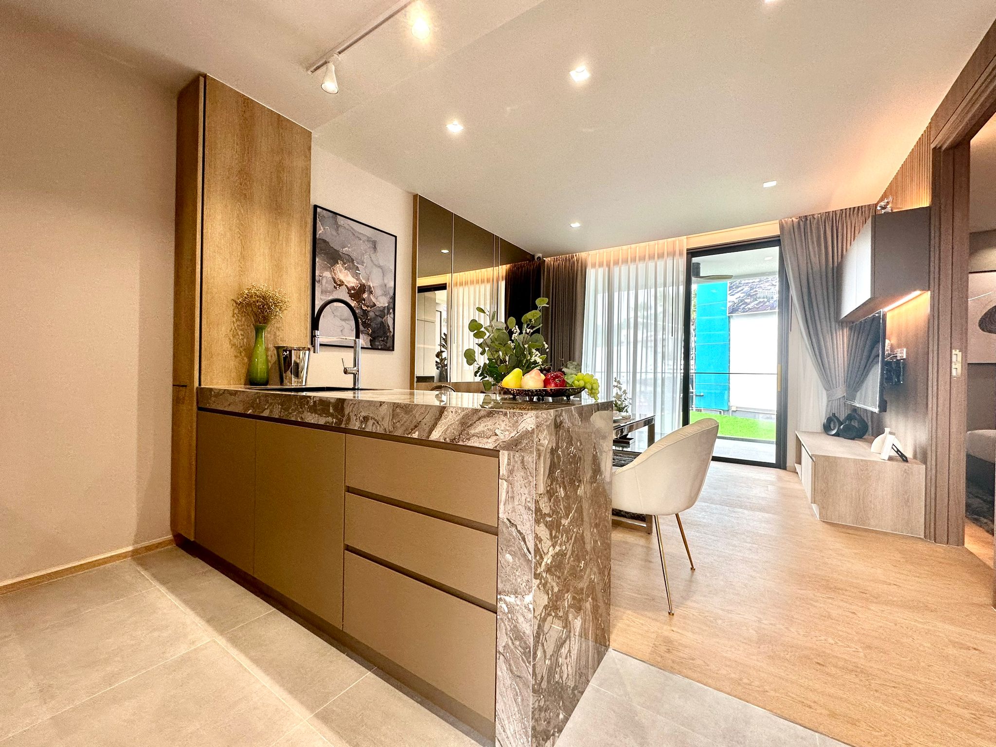 For Sales : Kata, Brand New Luxury Condo near Kata beach, 1 Bedroom, 3rd flr.