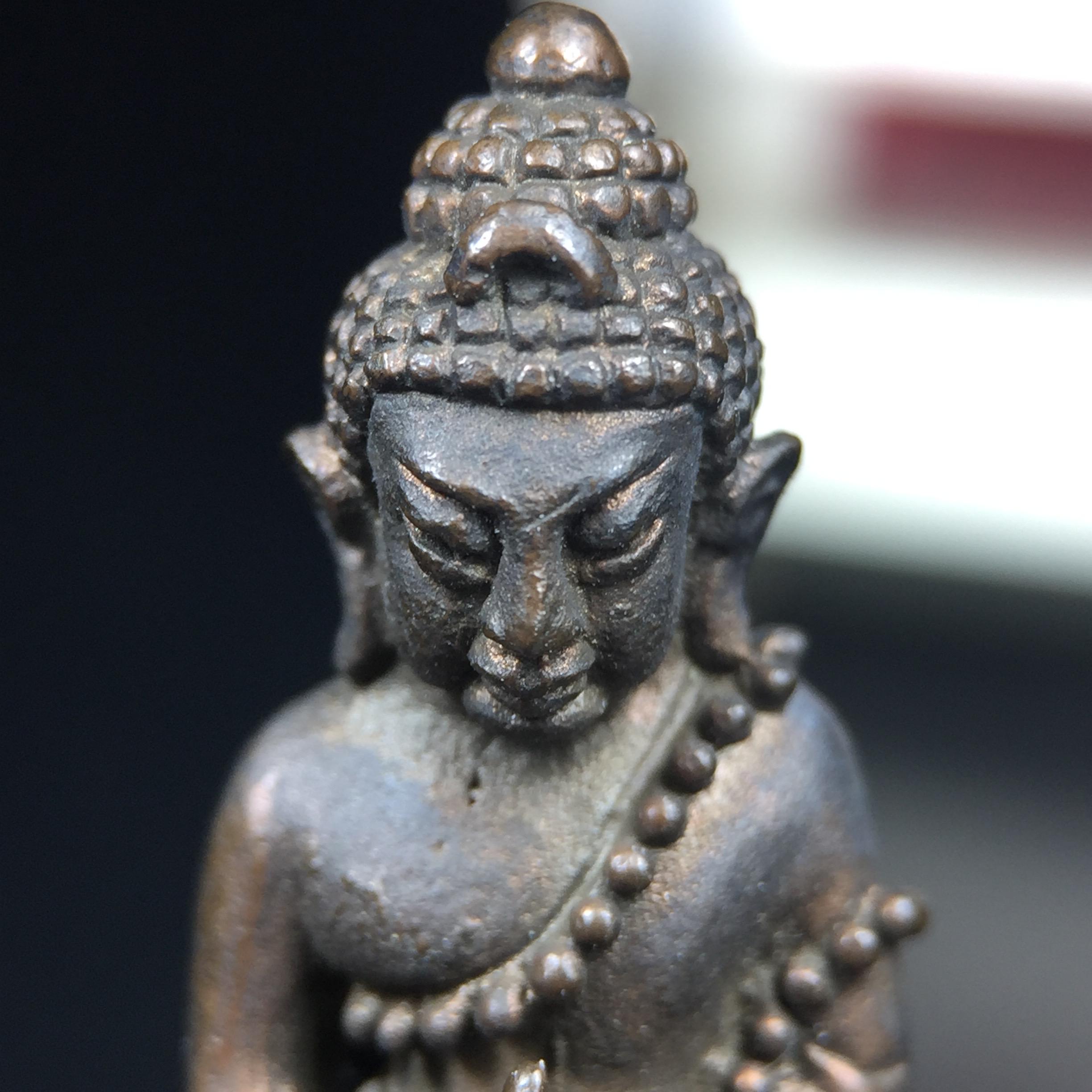 พระกริ่งญาณสังวร(พระกริ่ง ญส.)ปี 2519 เนื้อนวโลหะก้นเงิน สมเด็จพระญาณสังวรและหลวงพ่อคูณ ปริสุทโธ จับสายสูตรร่วมกันในพิธีเททอง ณ อุโบสถวัดบวรนิเวศวิหาร(พิธีใหญ่ เจตนาดี หลวงปู่โต๊ะร่วมปลุกเสก)(สภาพสวยเดิมนอนคากล่องบรรจุเดิมแบบนี้ไม่ควรพลาด)หายาก1ใน2999องค์