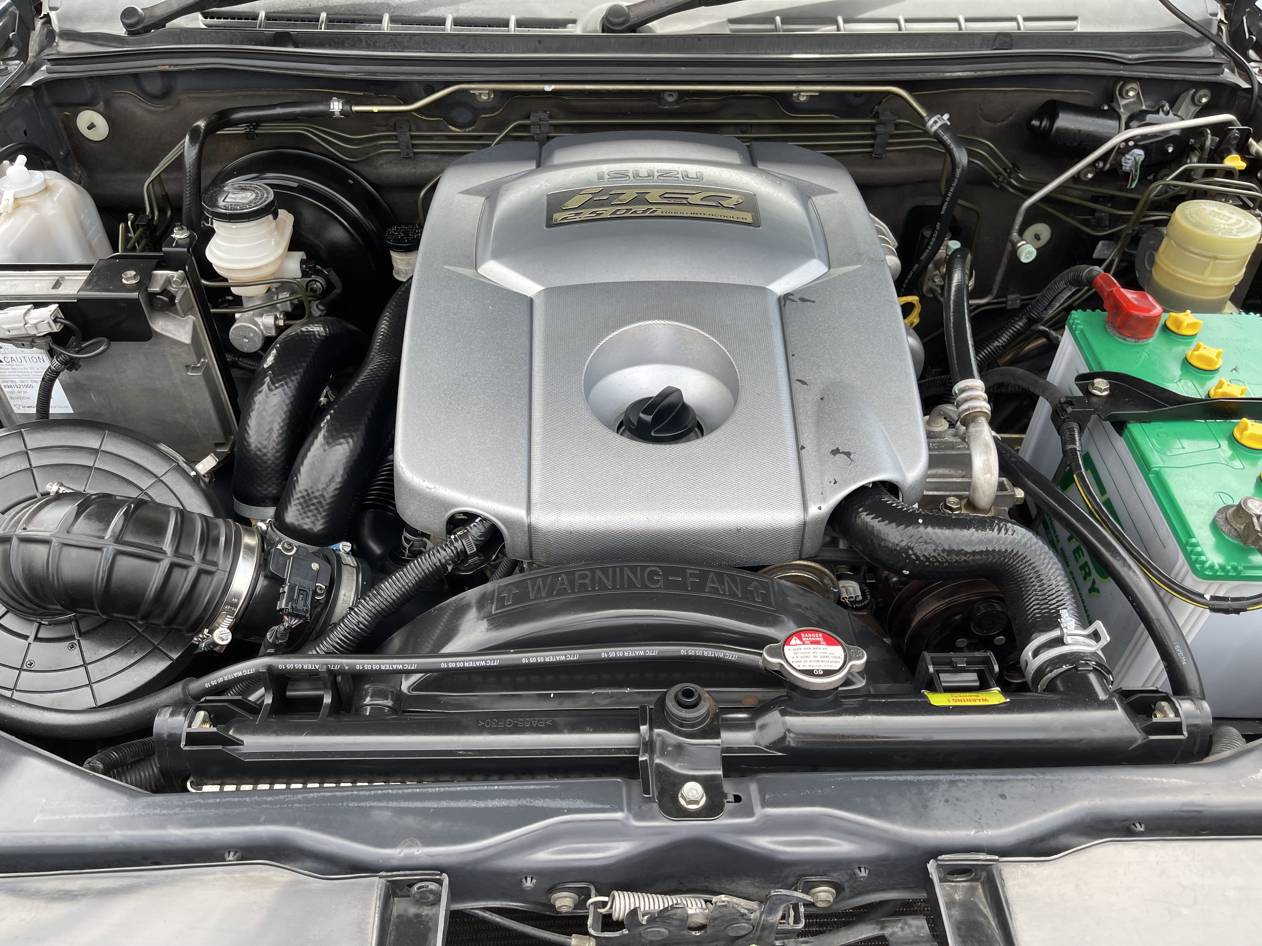 Isuzu Dmax 4ประตู Hilander 2.5 Abs X-Series Navi 2010 ดำ