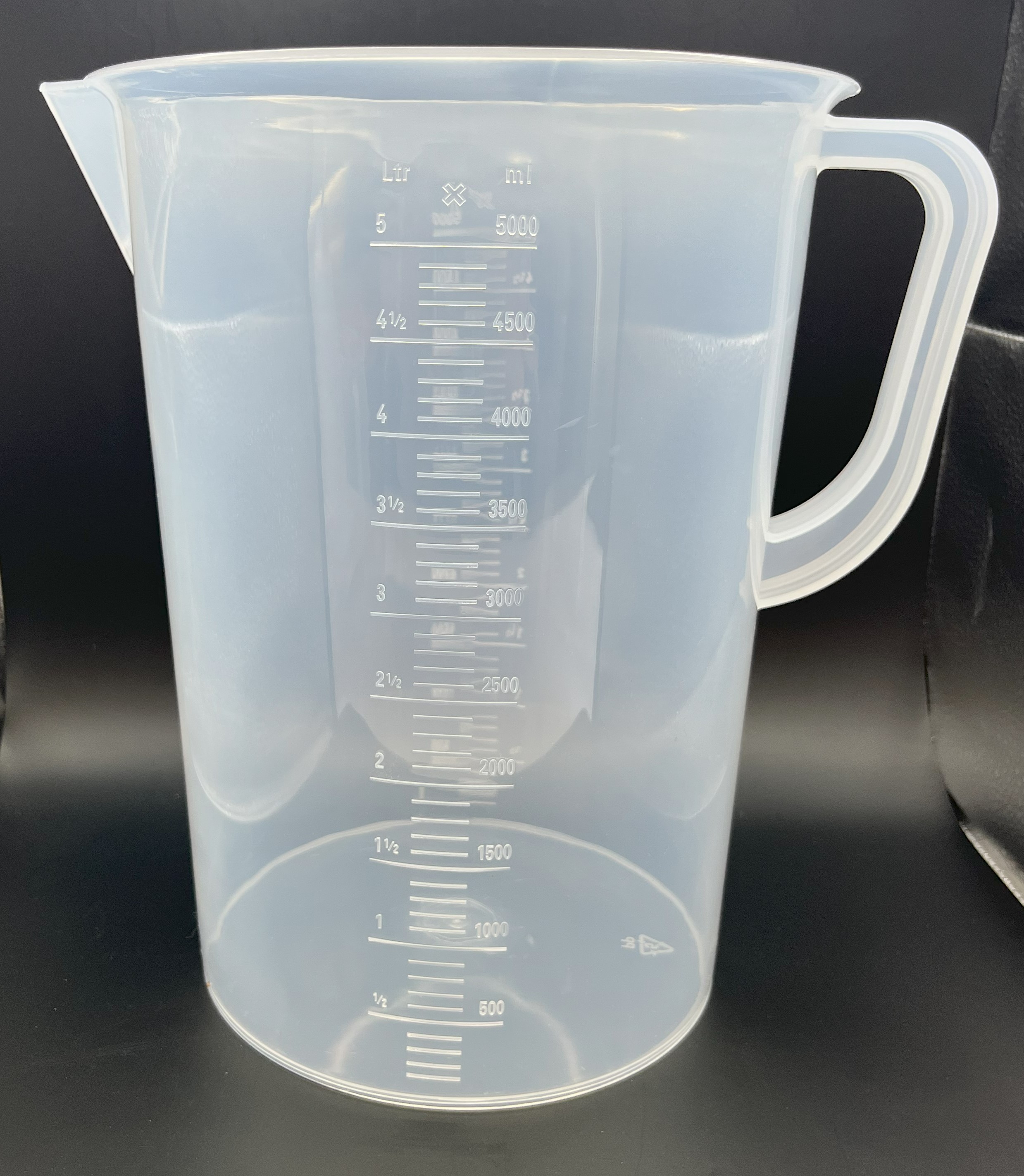 บีกเกอร์พลาสติก , กระบอกตวงพลาสติกมีหูจับ Beaker with handle ความจุ 500ml/1000ml/2000ml/3000ml/5000ml (10 ชิ้น)