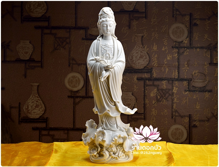 พระโพธิสัตว์กวนอิม พระแม่กวนอิมปางประทานน้ำมนต์ ถือแจกันและหยู่อี่ ขนาด 19 นิ้ว