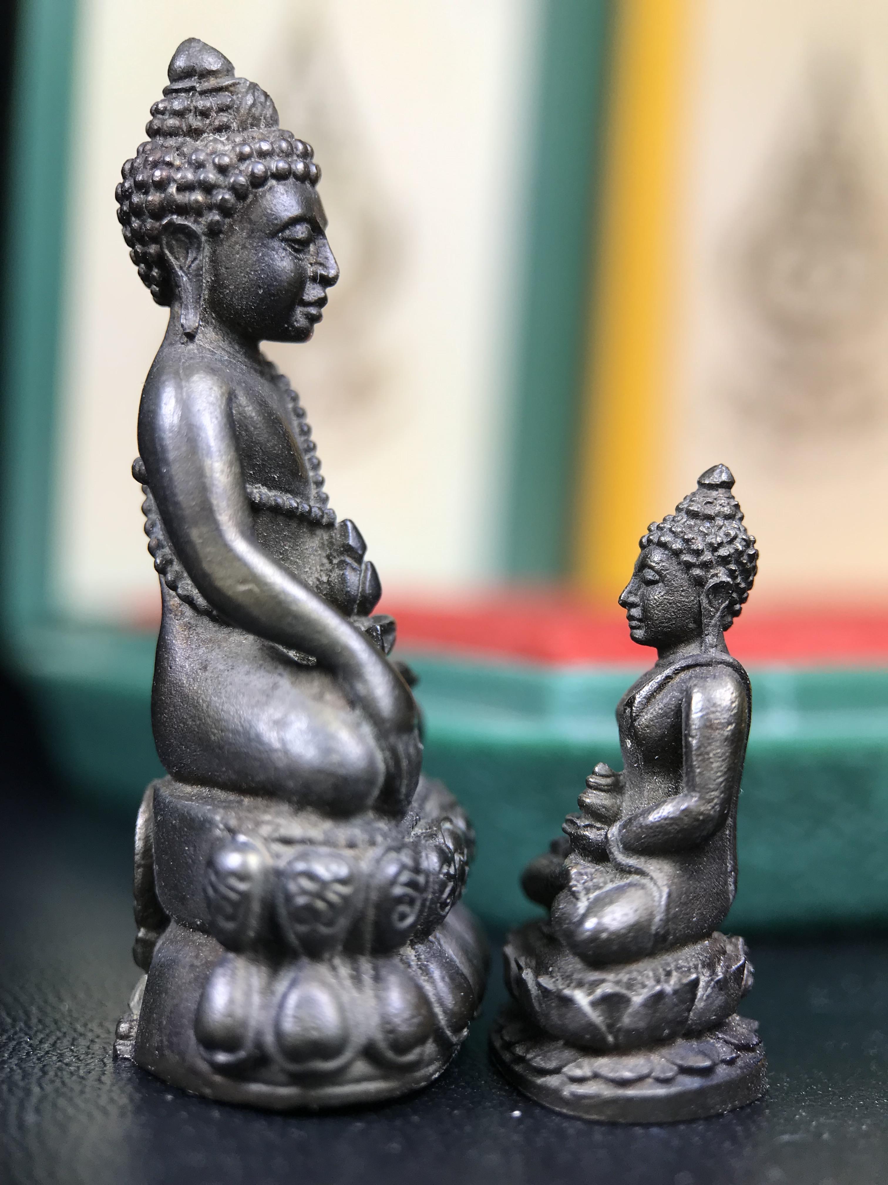 พระกริ่ง-พระชัยวัฒยน์วาสนาสมเด็จพระสังฆราช(วาสน์)วัดราชบพิธฯปี2531 เนื้อนวโลหะ สร้างเป็นที่ระลึกในคราวที่สมเด็จพระอริยวงศาคตญาณ สมเด็จพระสังฆราช(วาสน์ วาสโน)มีพระชนมายุครบ90พรรษา(ในหลวง ร.9 เสด็จในพิธี)งานแกะแม่พิมพ์โดย นายช่างเกษม มงคลเจริญ)(1ใน1991องค์)