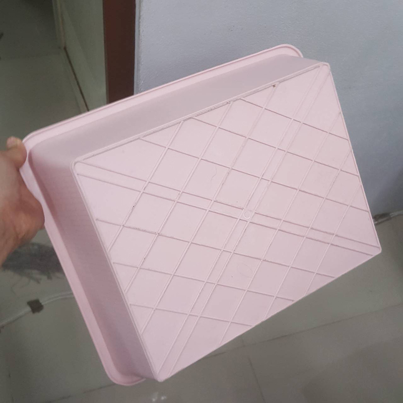 ถาดเหลี่ยมทึบ 335