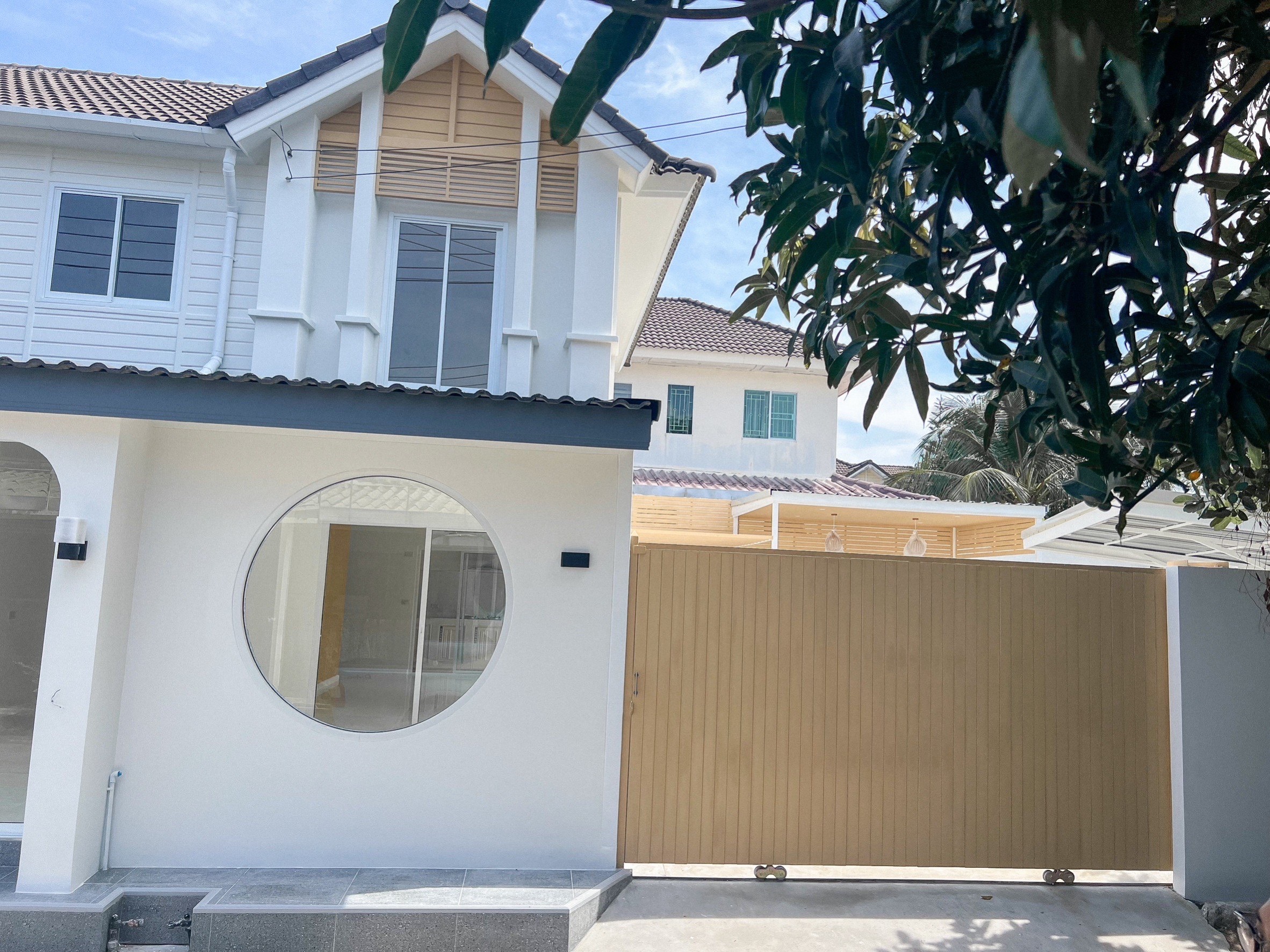 For Sale : Ratsada-Samkong, 2-Story Town Home, 3 Bedrooms 2 Bathrooms