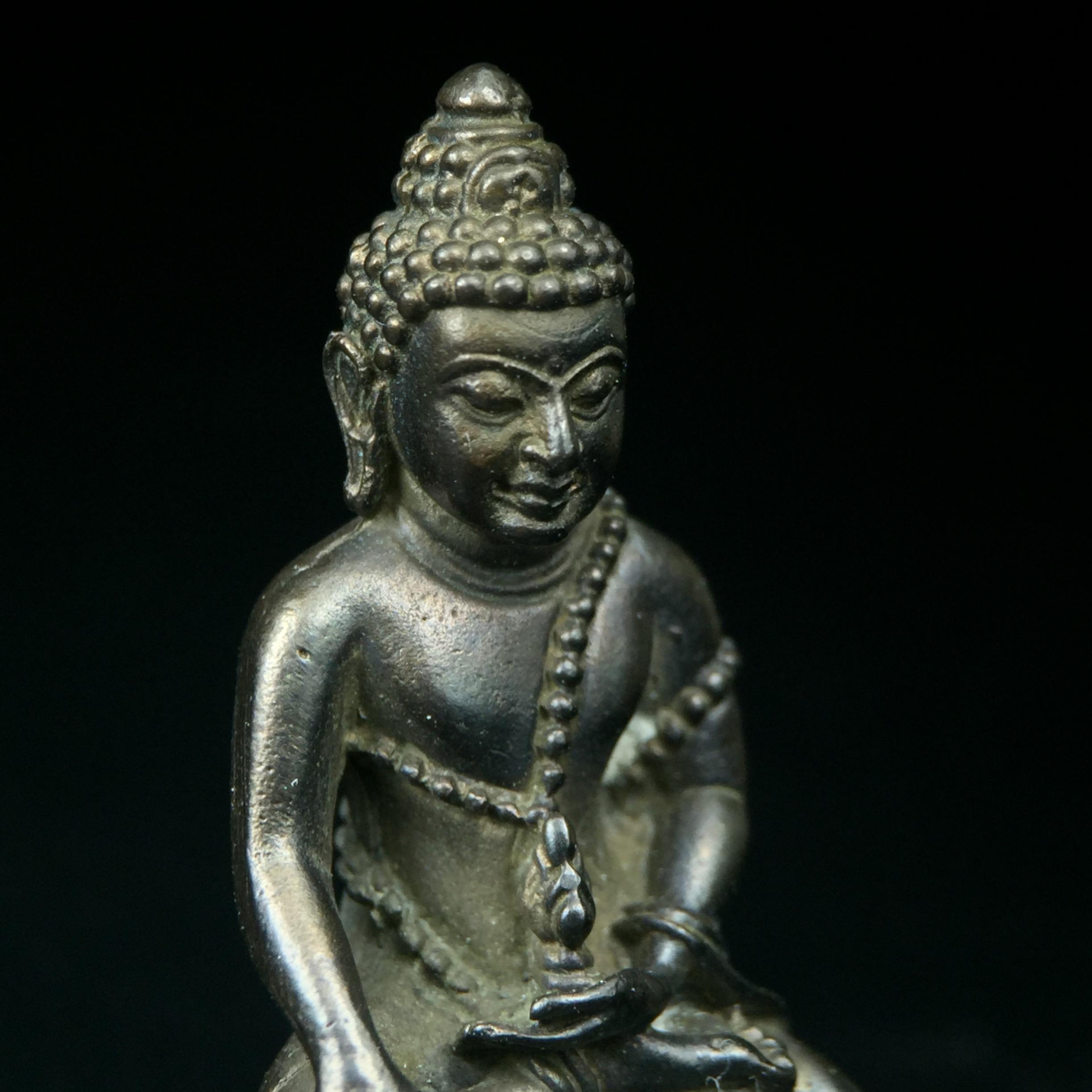 พระกริ่งศิรากาศ ภปร.(พระกริ่งคุ้มเกล้า)วัตถุมงคล"คุ้มเกล้าฯ" มูลนิธิ “คุ้มเกล้า” ในพระบรมราชูปถัมภ์ จัดสร้าง โรงพยาบาลภูมิพล เนื้อนวโลหะ(พิมพ์หน้าไทย)(ในหลวงรัชกาลที่9เสด็จเททอง)(พิธีใหญ่)(นิยม)