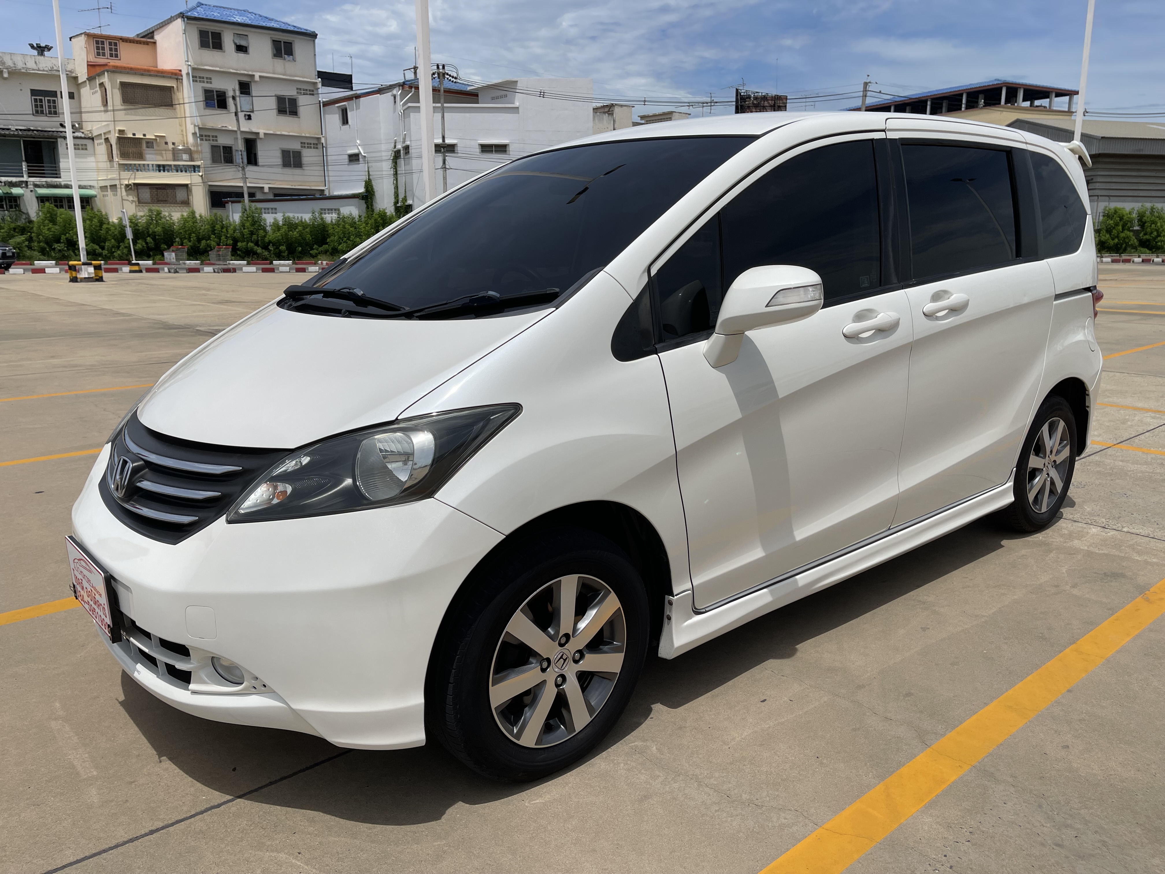 Honda Freed 1.5 E At 2012 ขาวมุก