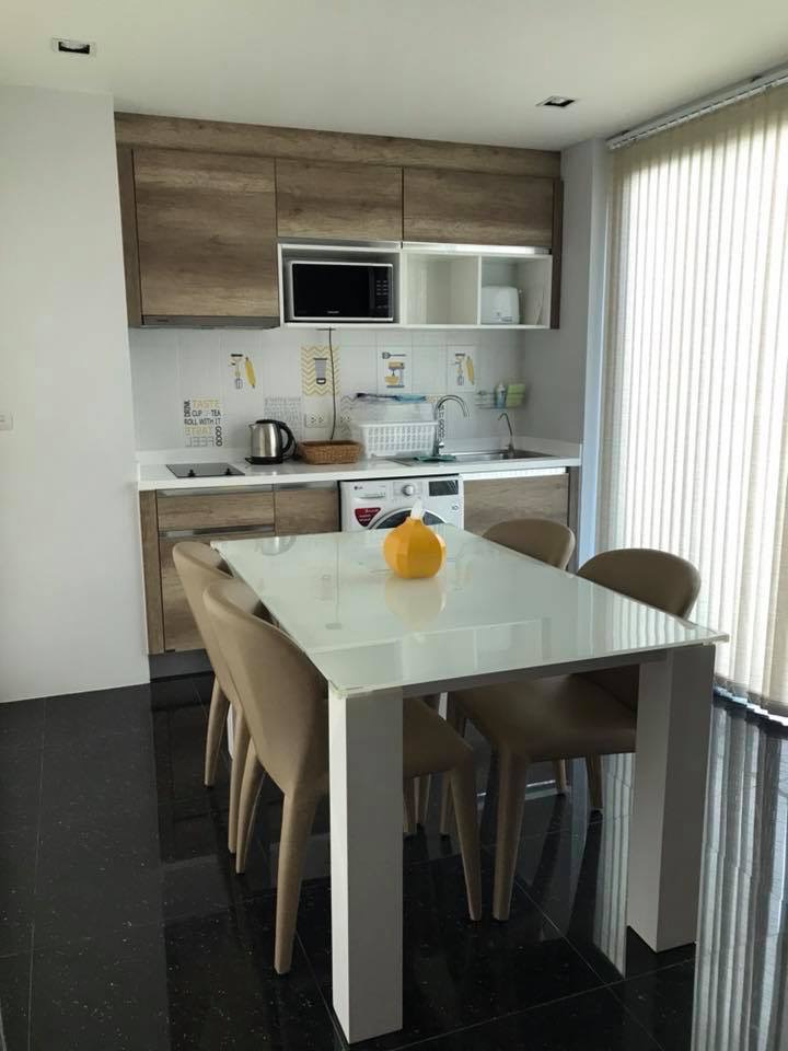 For Sale : Kathu Pool Villa, 4 bedrooms 4 Bathrooms (2 Unit each unit have 2 bed room)